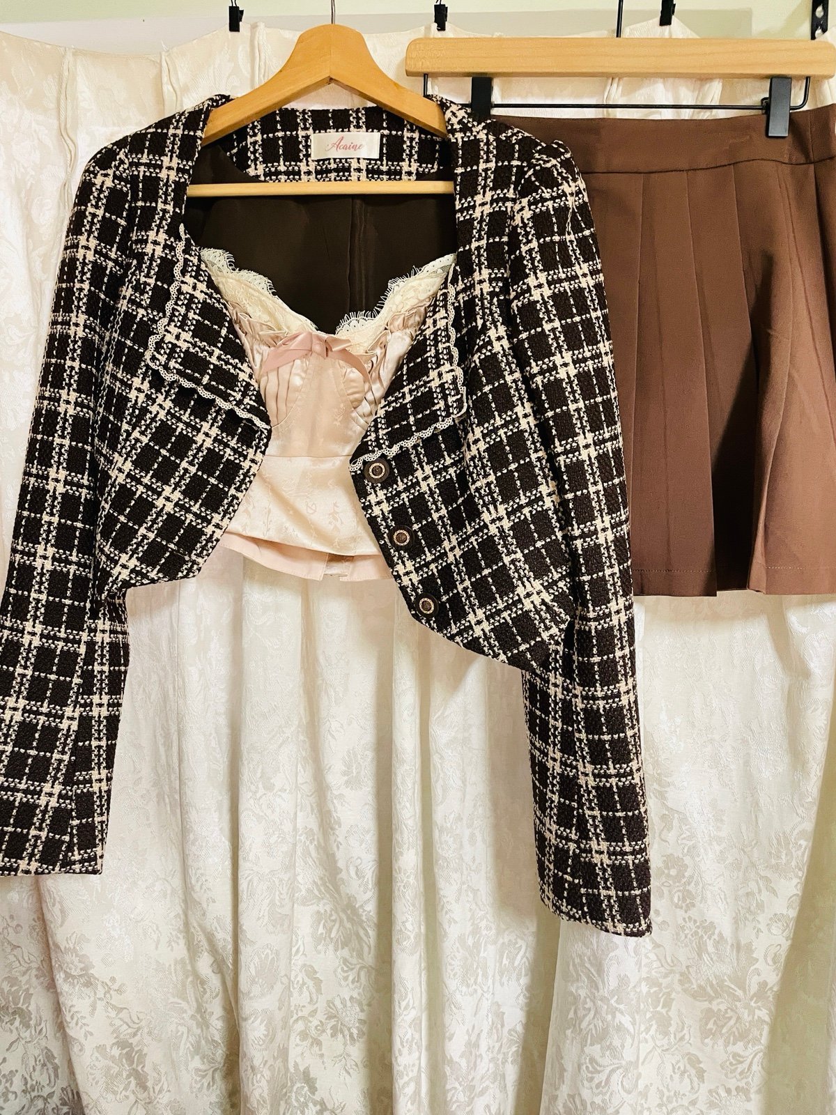 New Checked cropped blazer Camisole jacquard satin top Pleated skirt set