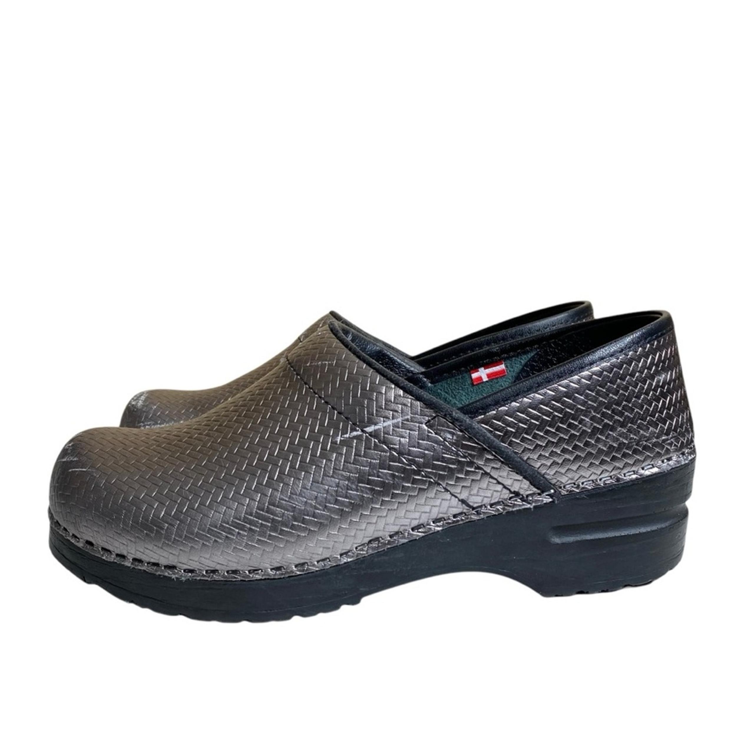 Sanita Cairo Professional Danish Embossed Leather Clogs Slip On Shoes Women’s 39