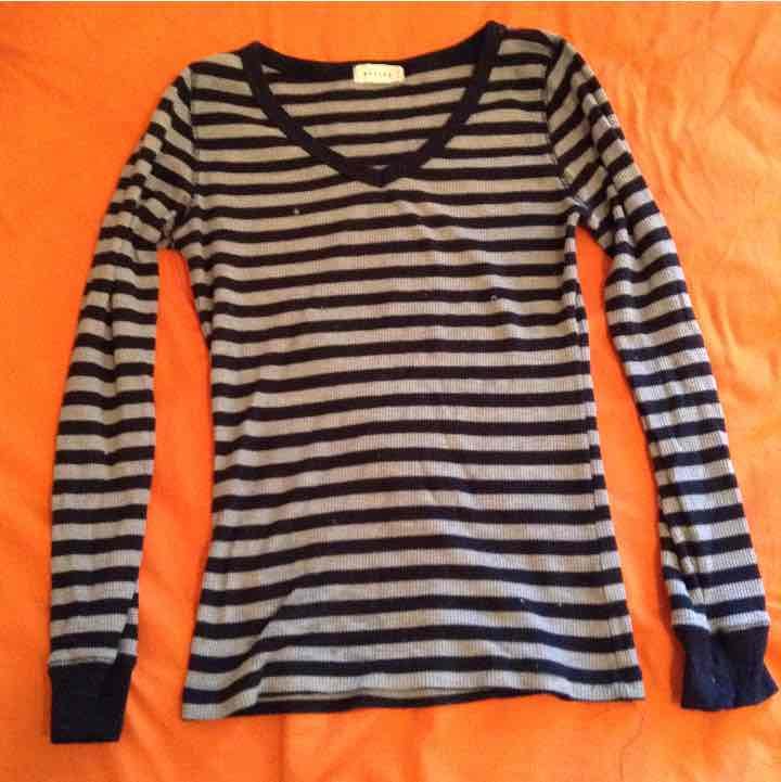 Small Olivia Black and Gray Stripped.