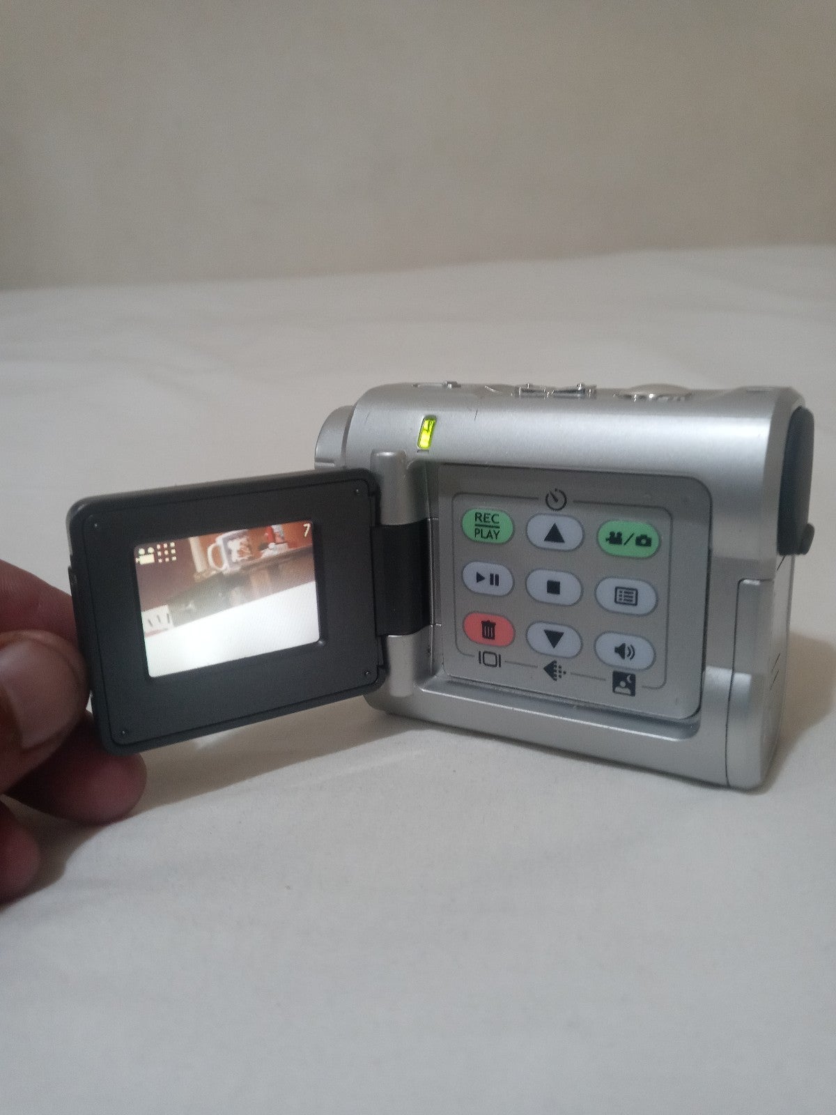 Mustek DV3000 Multi-Function Digital Video Camera