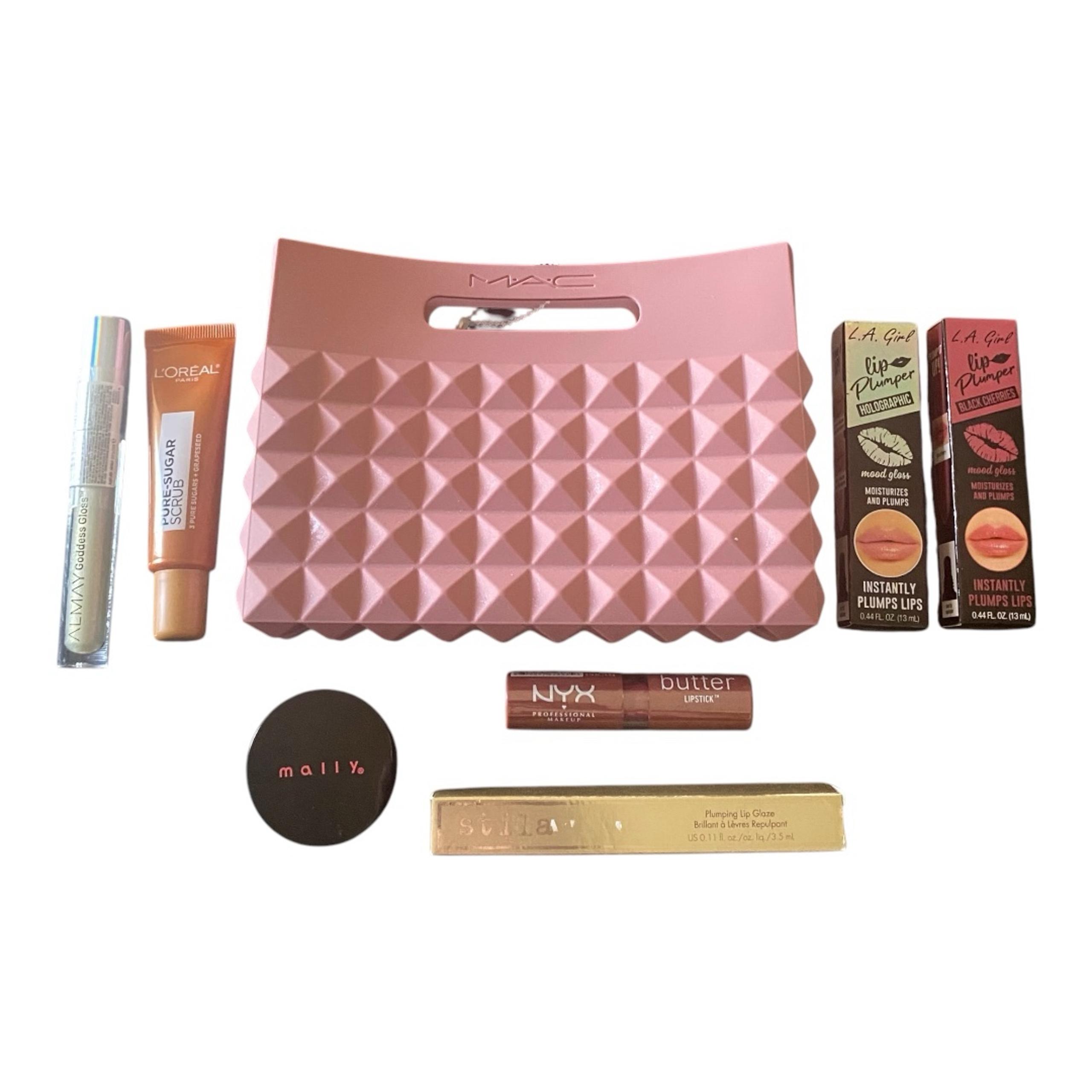 NWT-WOMENS BEAUTY BUNDLE-MAC-STILLA-MALLY AND MORE
Bundle includes:
MAC-makeup b