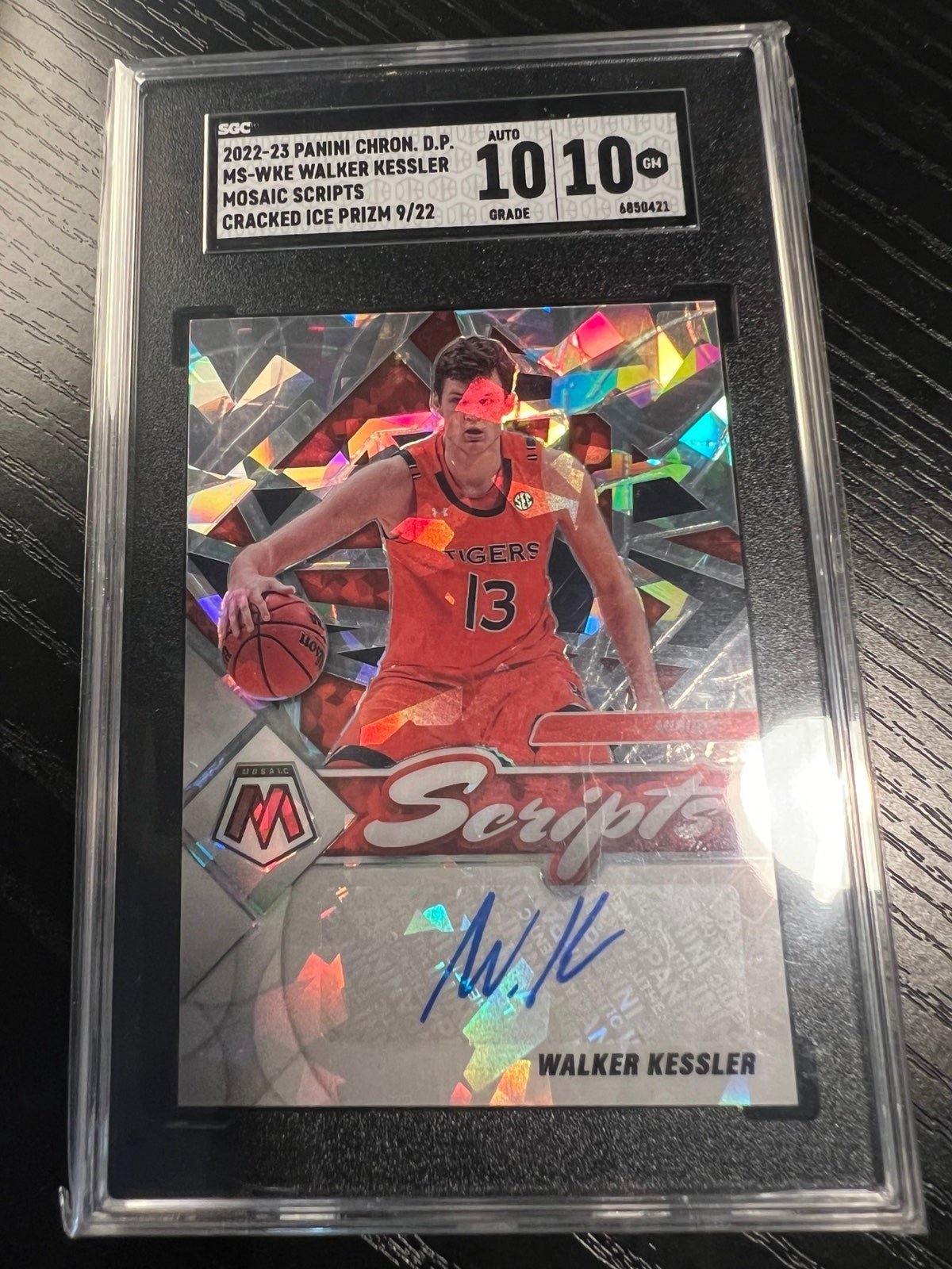 2022-23 Chronicles Walker Kessler Mosaic CRACKED ICE PRIZM /22 SGC 10 AUTO 10