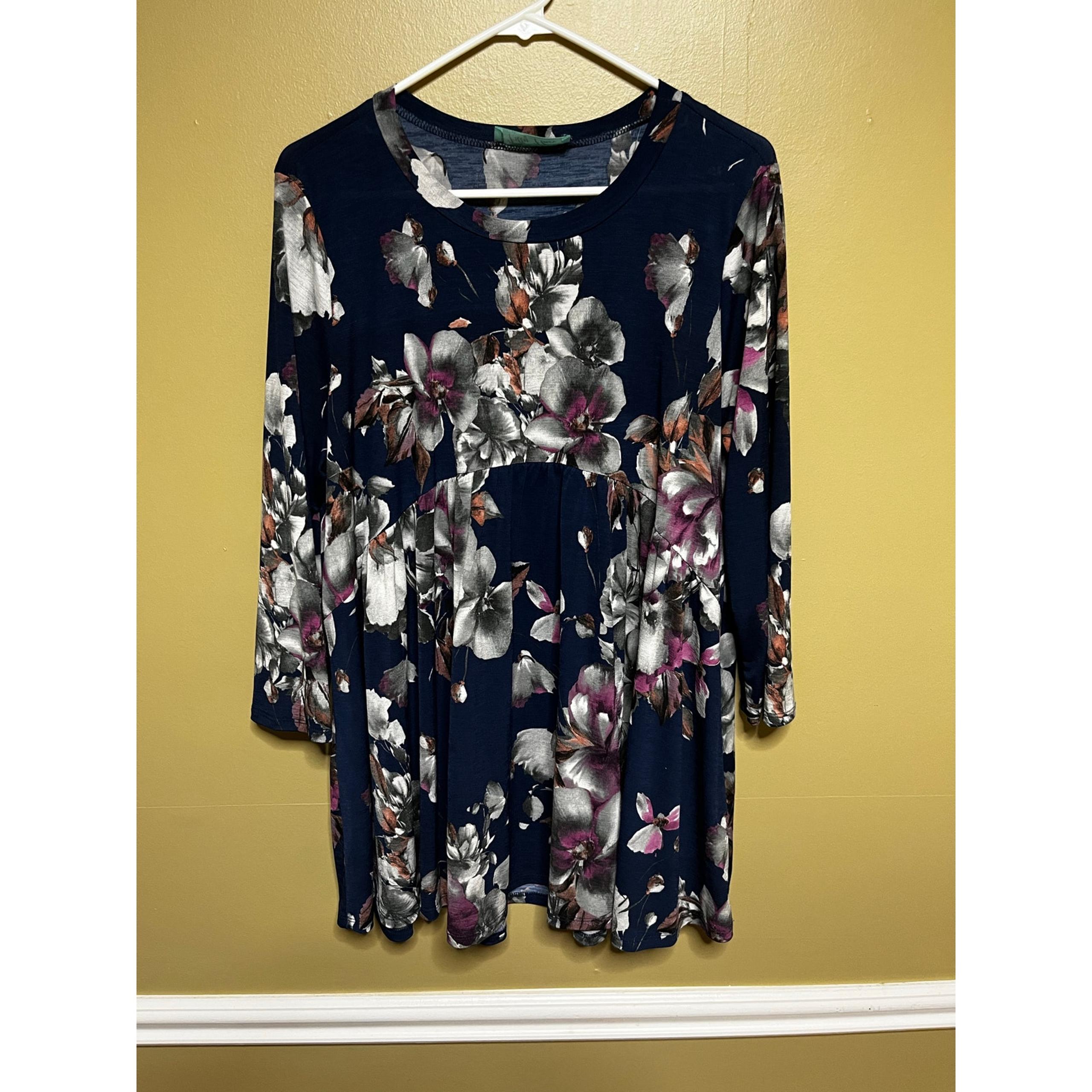 Filly Flair Size Large Blue Floral Blouse