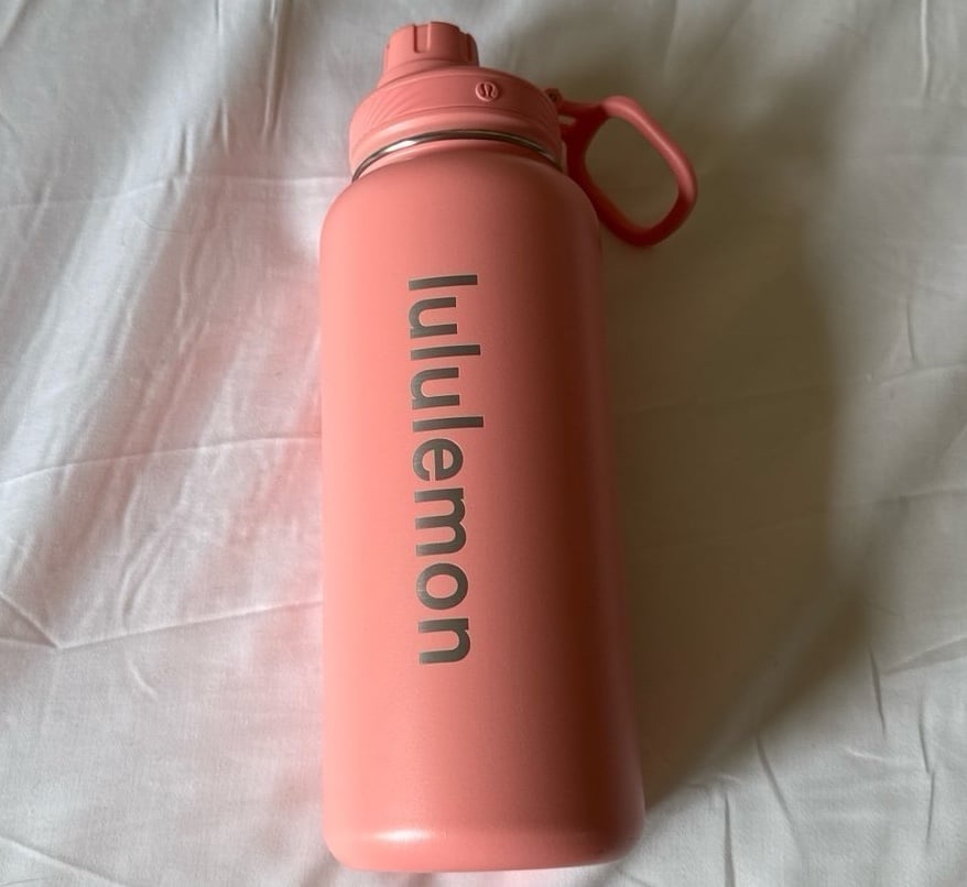 Lululemon back to life water bottle 32 oz *rare discontinued coral pink color*