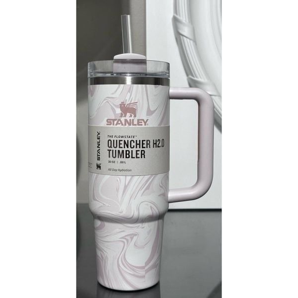 LIMITED EDITION Stanley Quencher H2.0 FlowState Tumbler 30oz, ROSE QUARTZ SWIRL