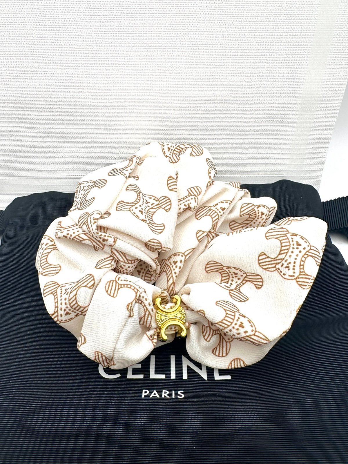 Triomphe Silk Scrunchie Hair Tie new - Brown