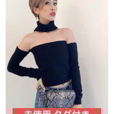 GYDA 2WAY Choker Bear Knit Top brand new