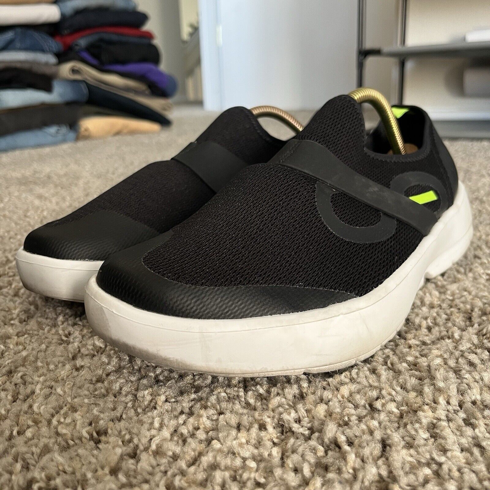OOFOS OOMG Sport Slip On Shoes Men's SIZE 10 Black Comfort Recovery
