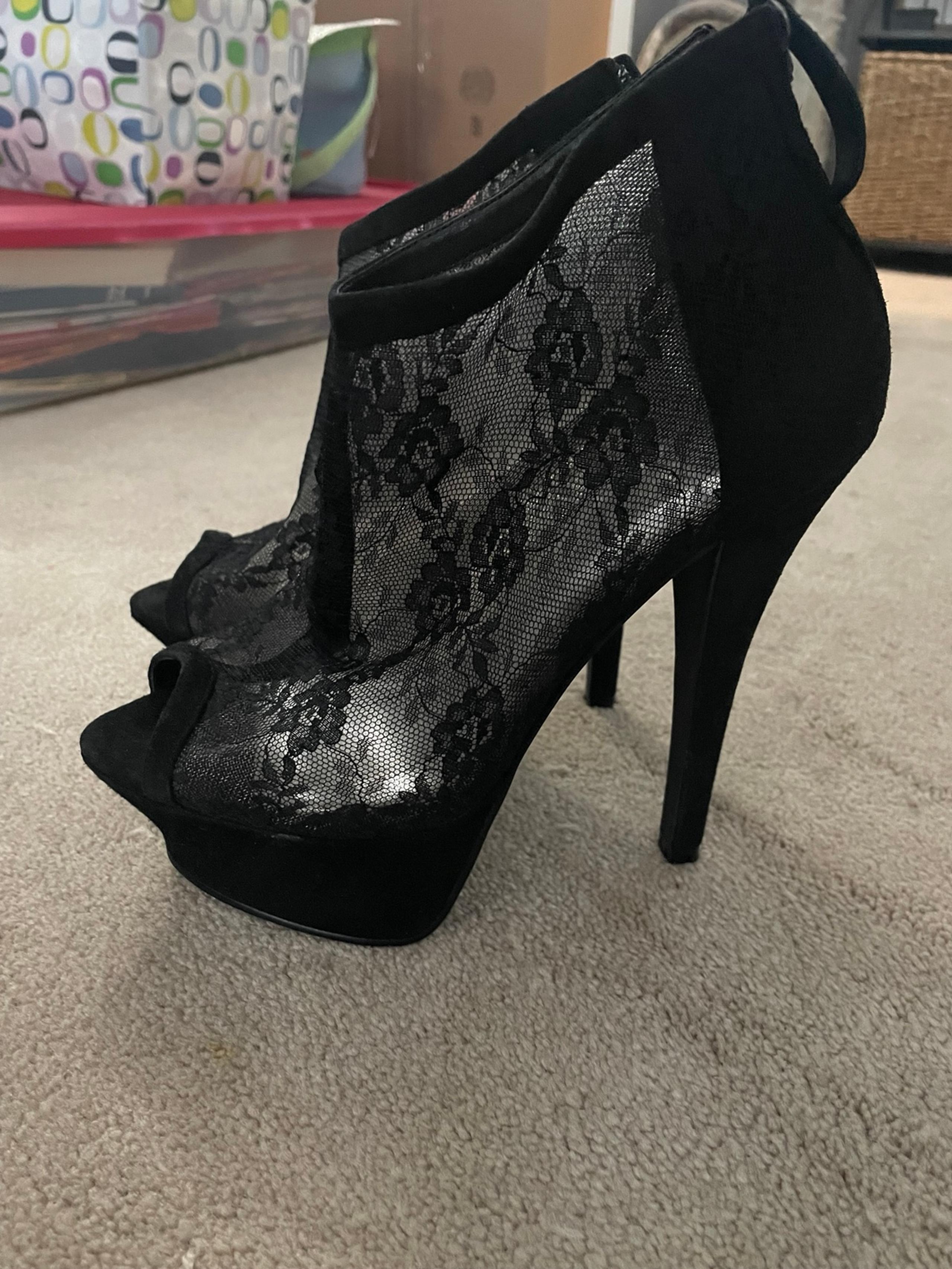 New in box Bebe Olivia Platform Stiletto Lace Heels