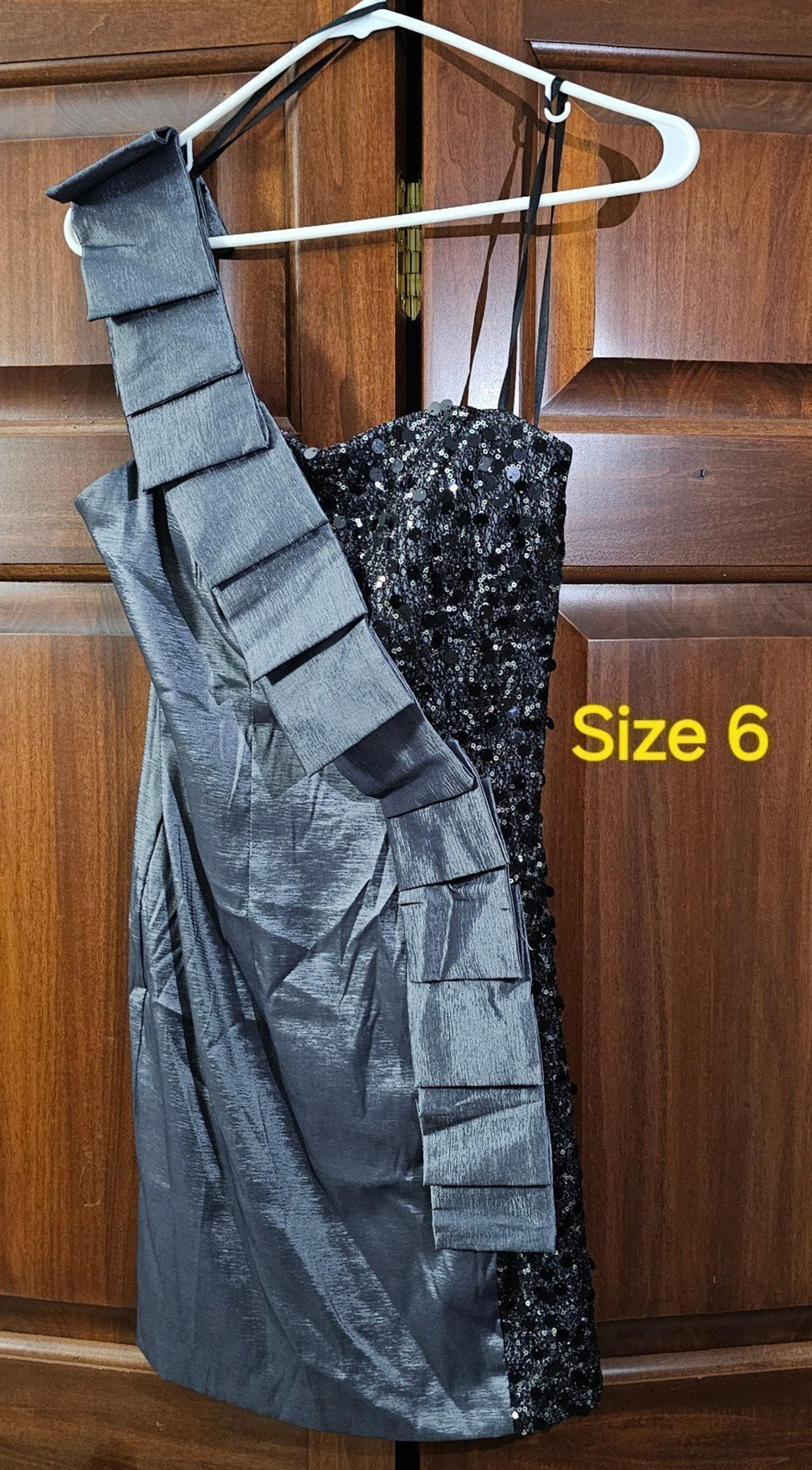 Juniors Prom/HOCO Dress Size 6