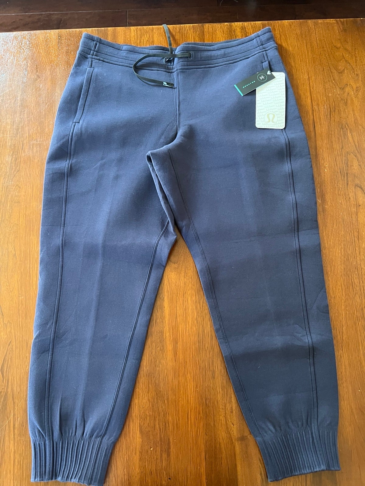 Lululemon NWT NTS Women’s Joggers / Pants in Navy size 12
