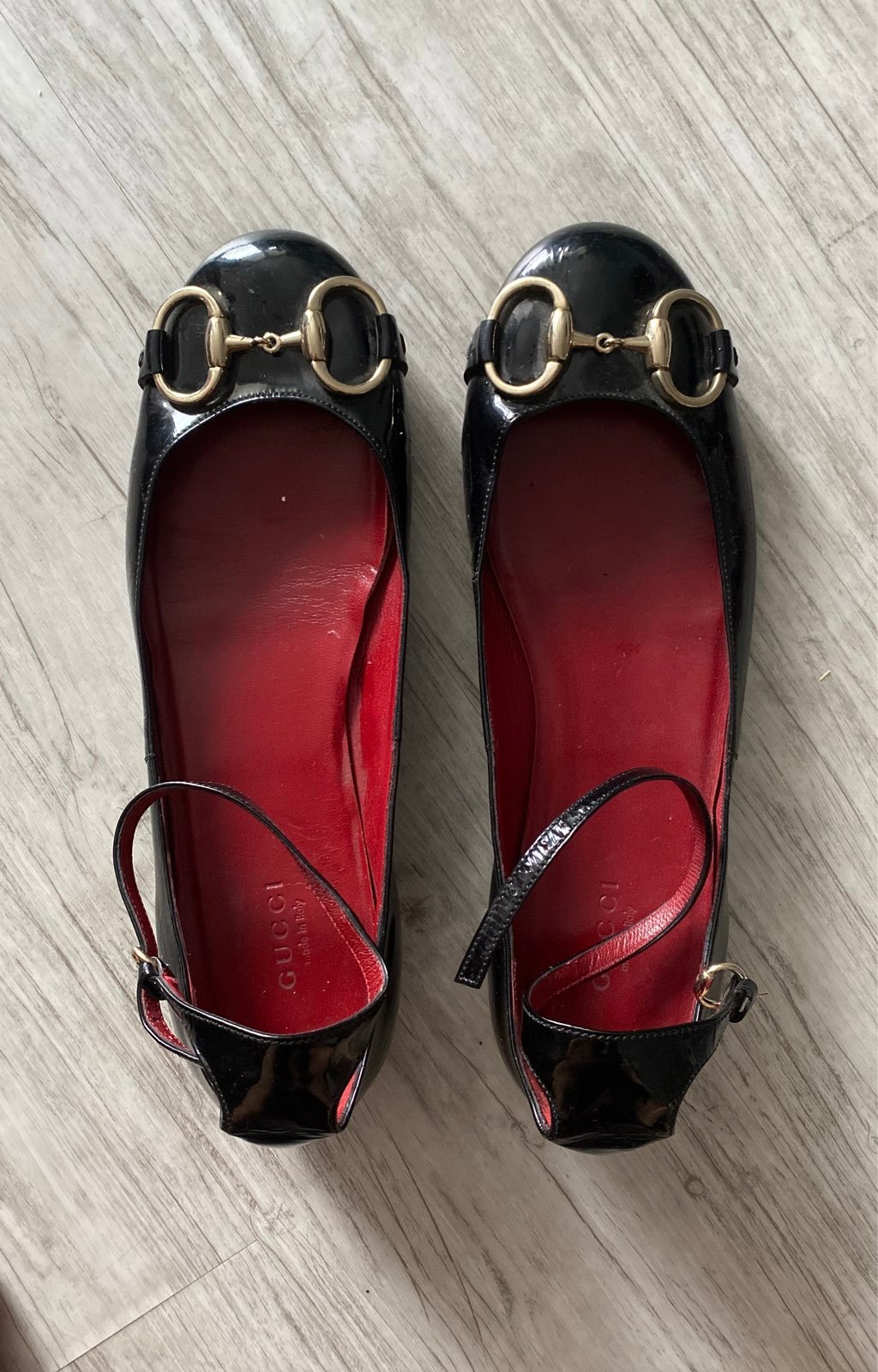 6.5M black patent leather Gucci