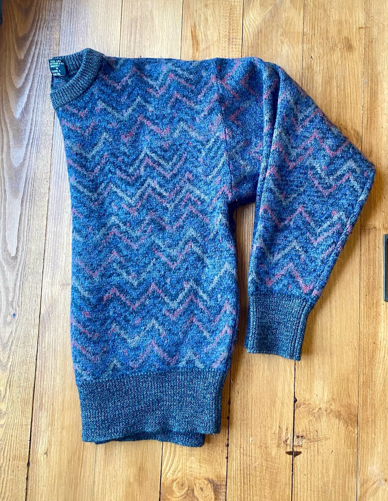 Emanuel Ungaro Paris Designer Wool Sweater M (6-8) Chevron