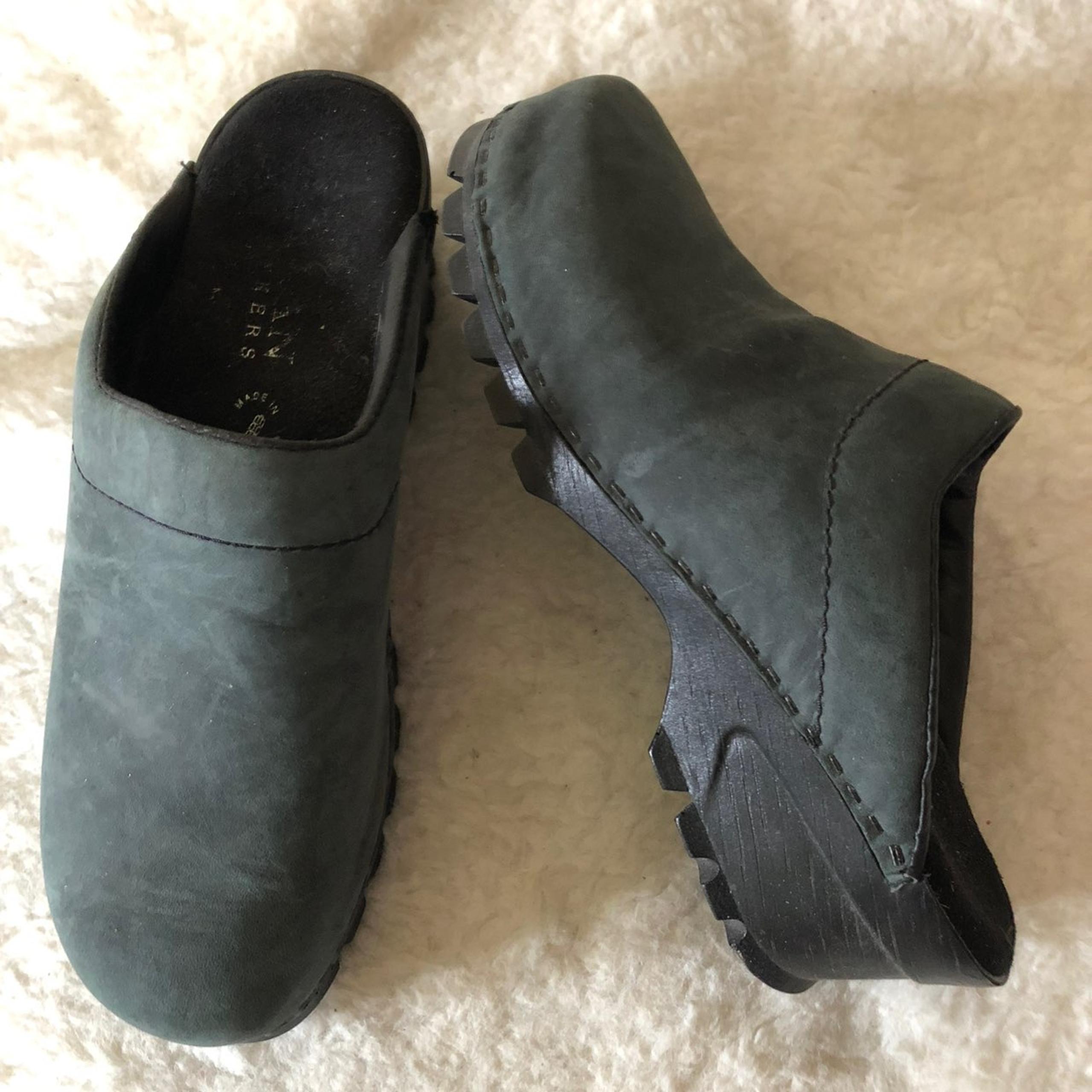 Klogs Mules Sz 6