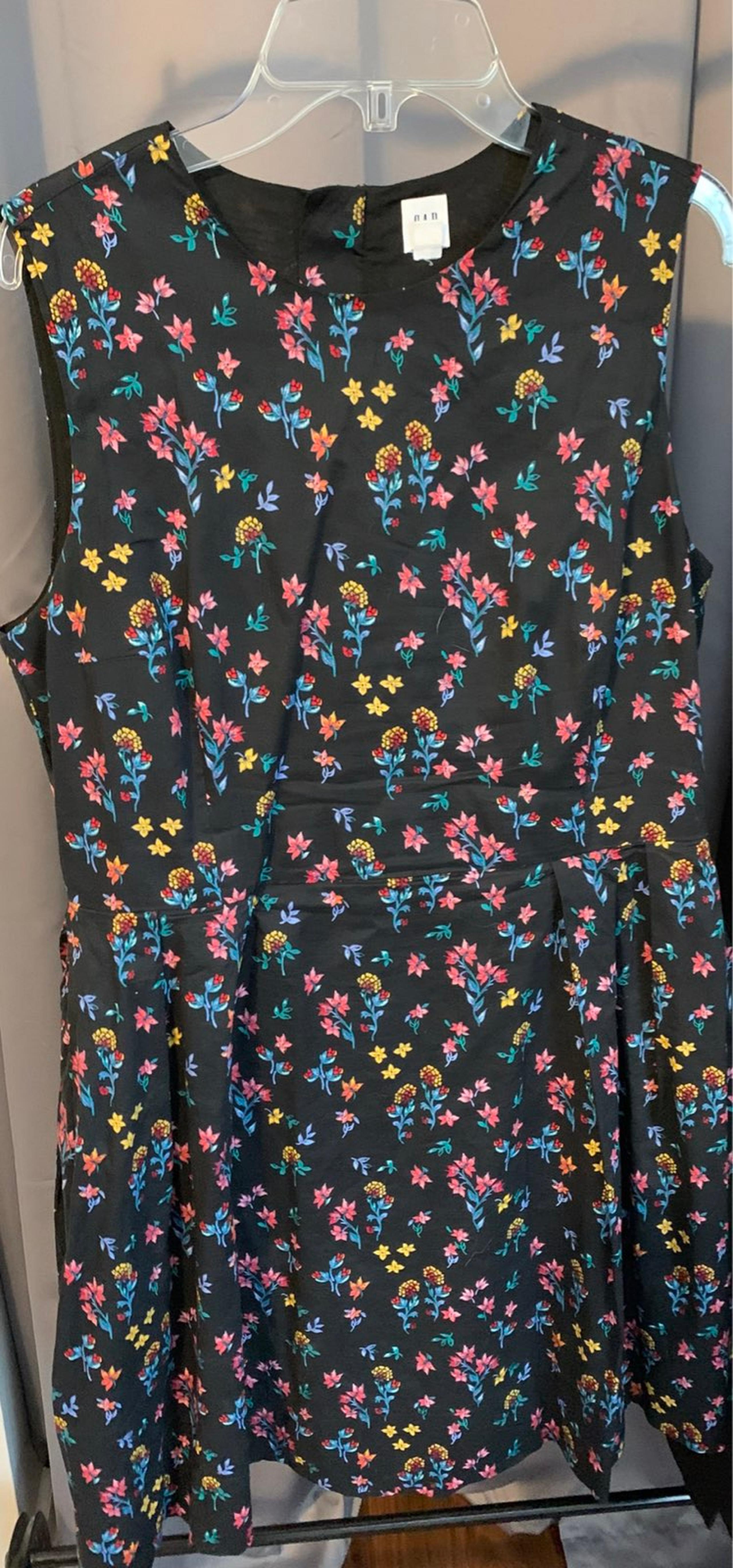Floral dress with pockets