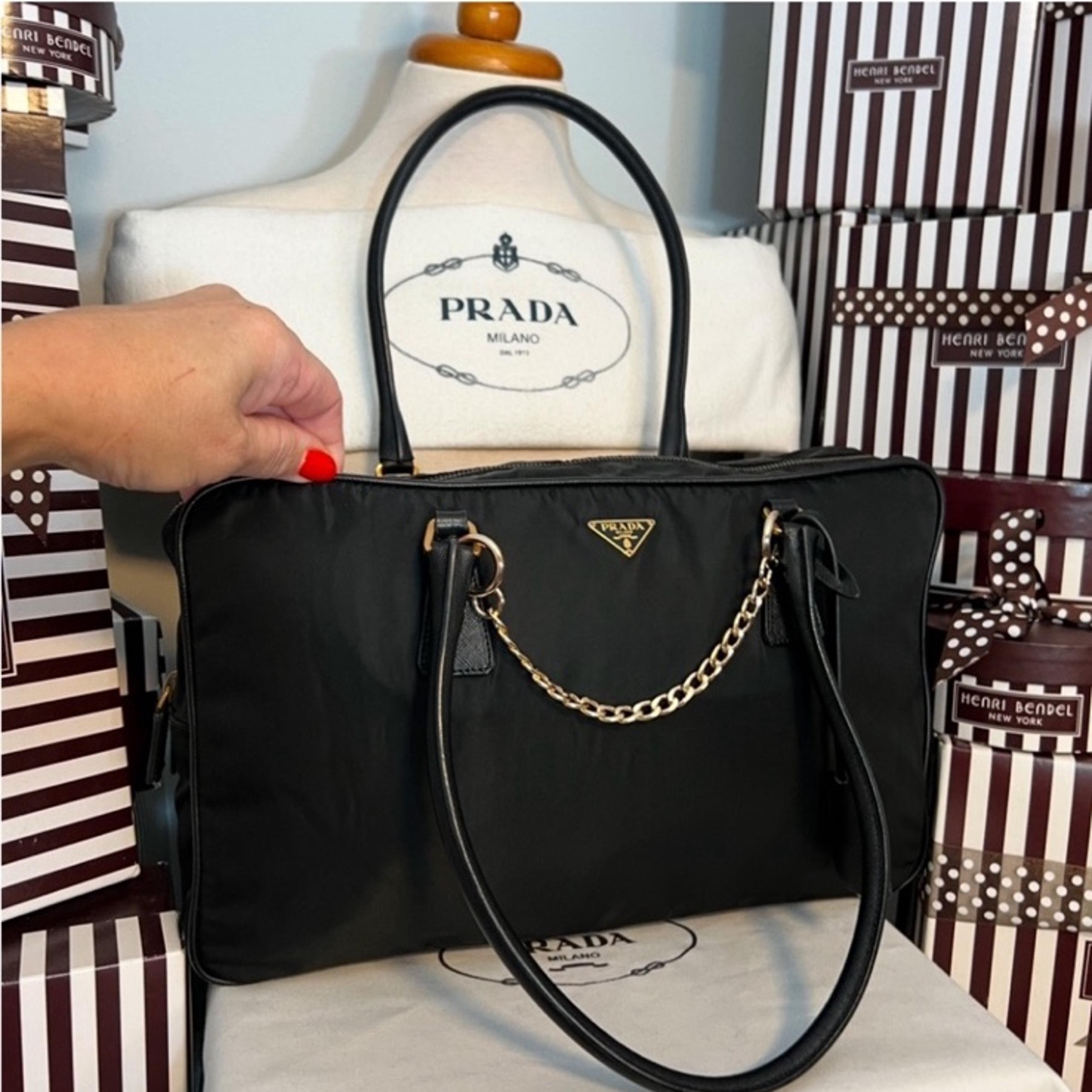 PRADA❤️NYLON AND SAFFIANO LEATHER GOLD HARDWARE SHOULDER BAG! ⭐️W/AUTH!