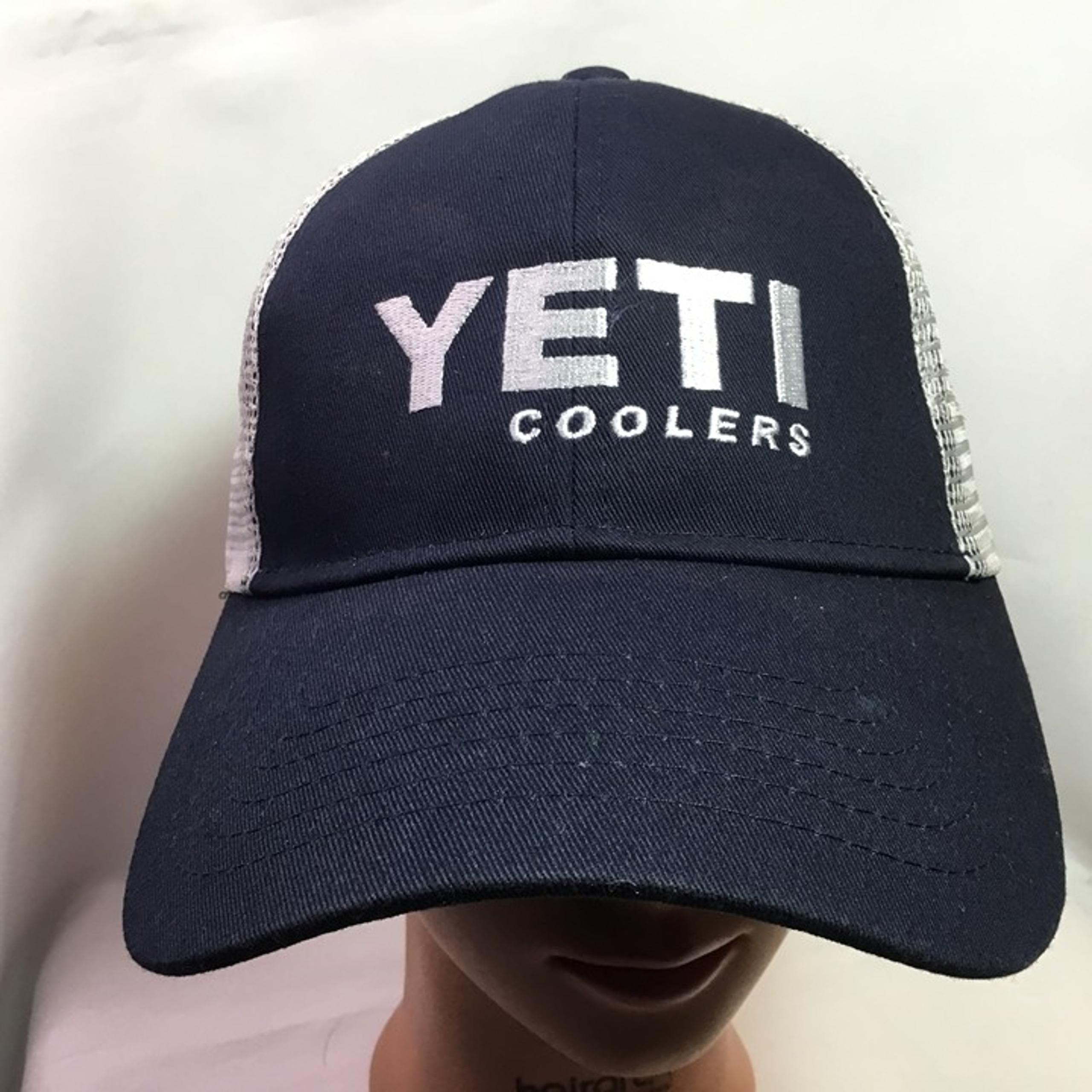 Yeti Coolers Snapback Trucker Mesh Back Men’s Hat Cap Navy Blue Pre Owned