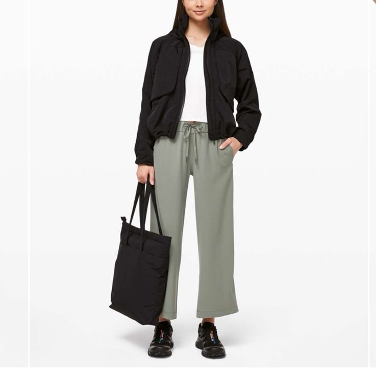 Lululemon On the Fly Wide-Leg 7/8 Pant size 8