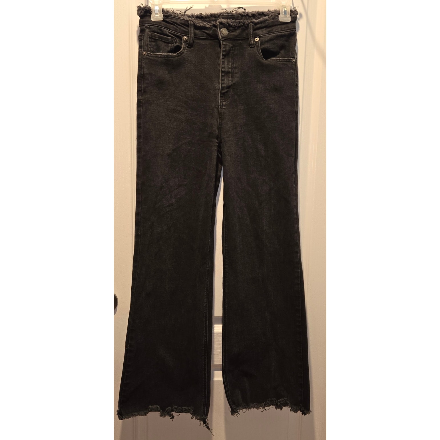 Risen High Rise Frayed wide leg jeans black sz 29/9