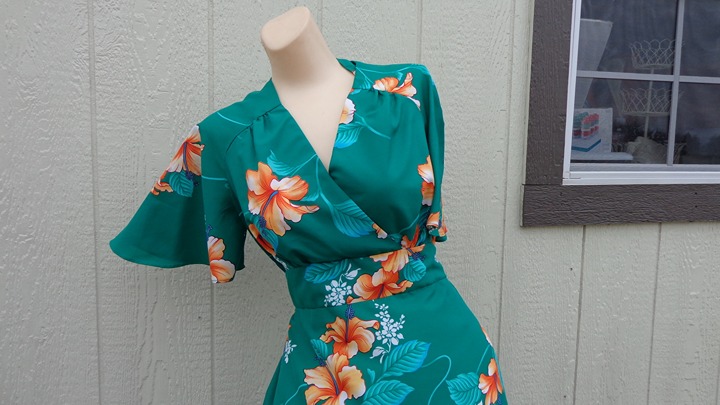 NOS Vintage Hawaiian Long Green Tropical Hostess Maxi Dress sz 10 USA Made