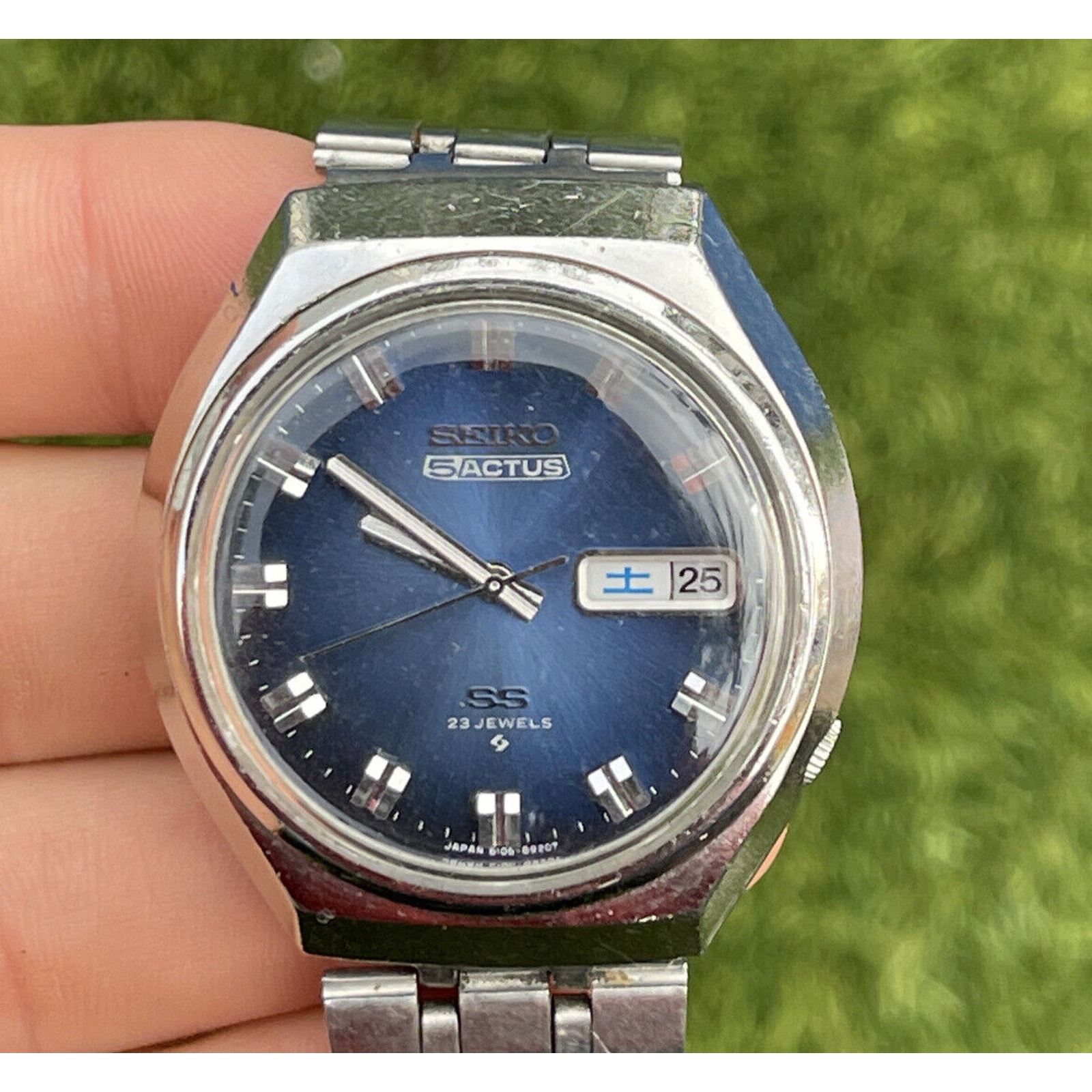VINTAGE 1975 Seiko 5 Actus 23j Mens Automatic Watch Bracelet Blue Dial 6106-8680