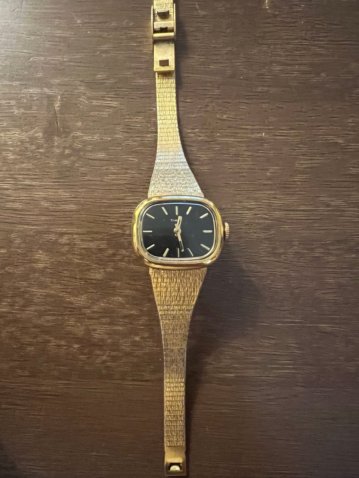 Vintage New TIMEX Women’s 29mm Mechanical Watch Gold Case & Bracelet Black Dial