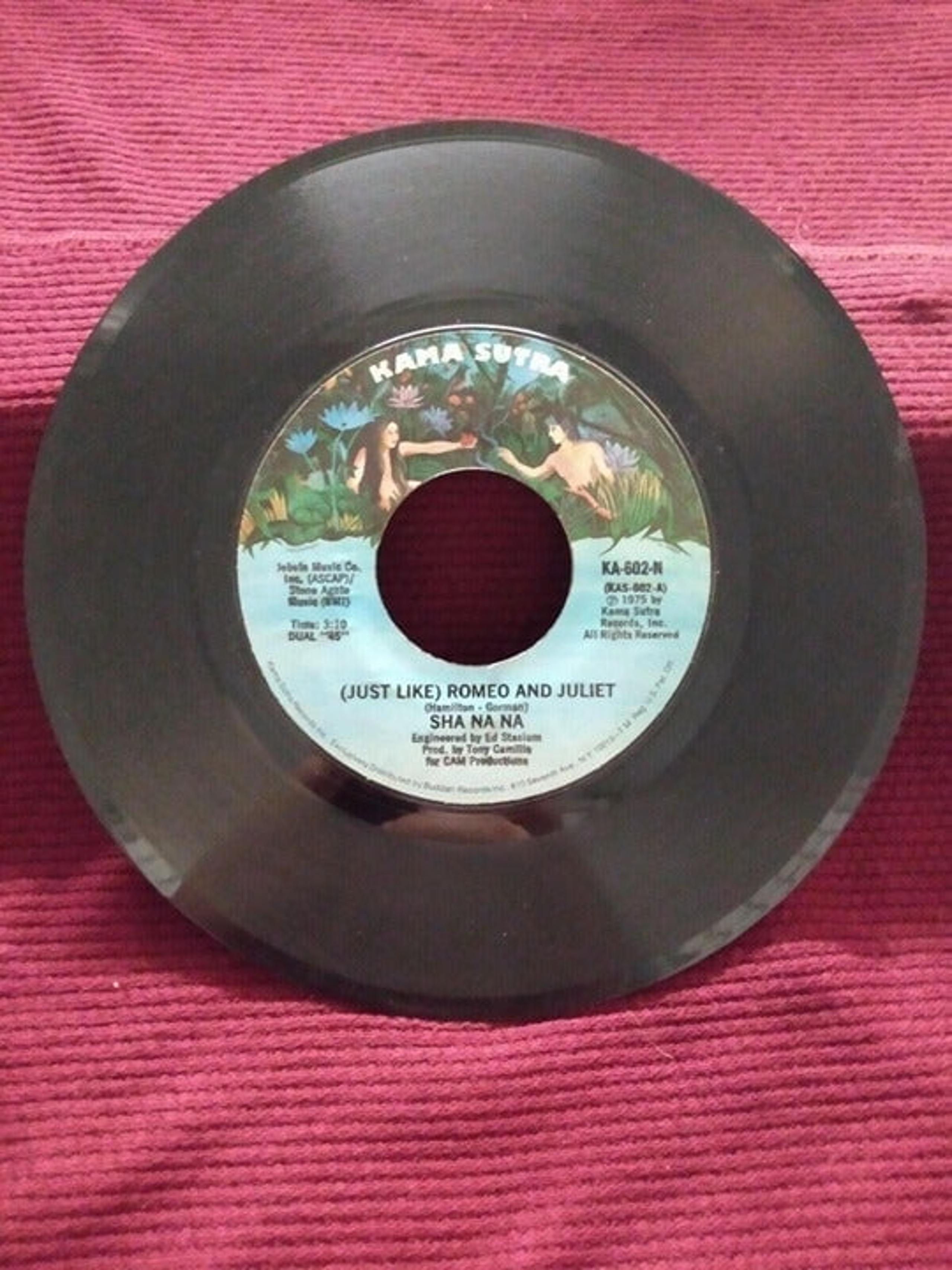 D-1085 Sha Na Na - (Just Like) Romeo And Juliet/Circles Of Love