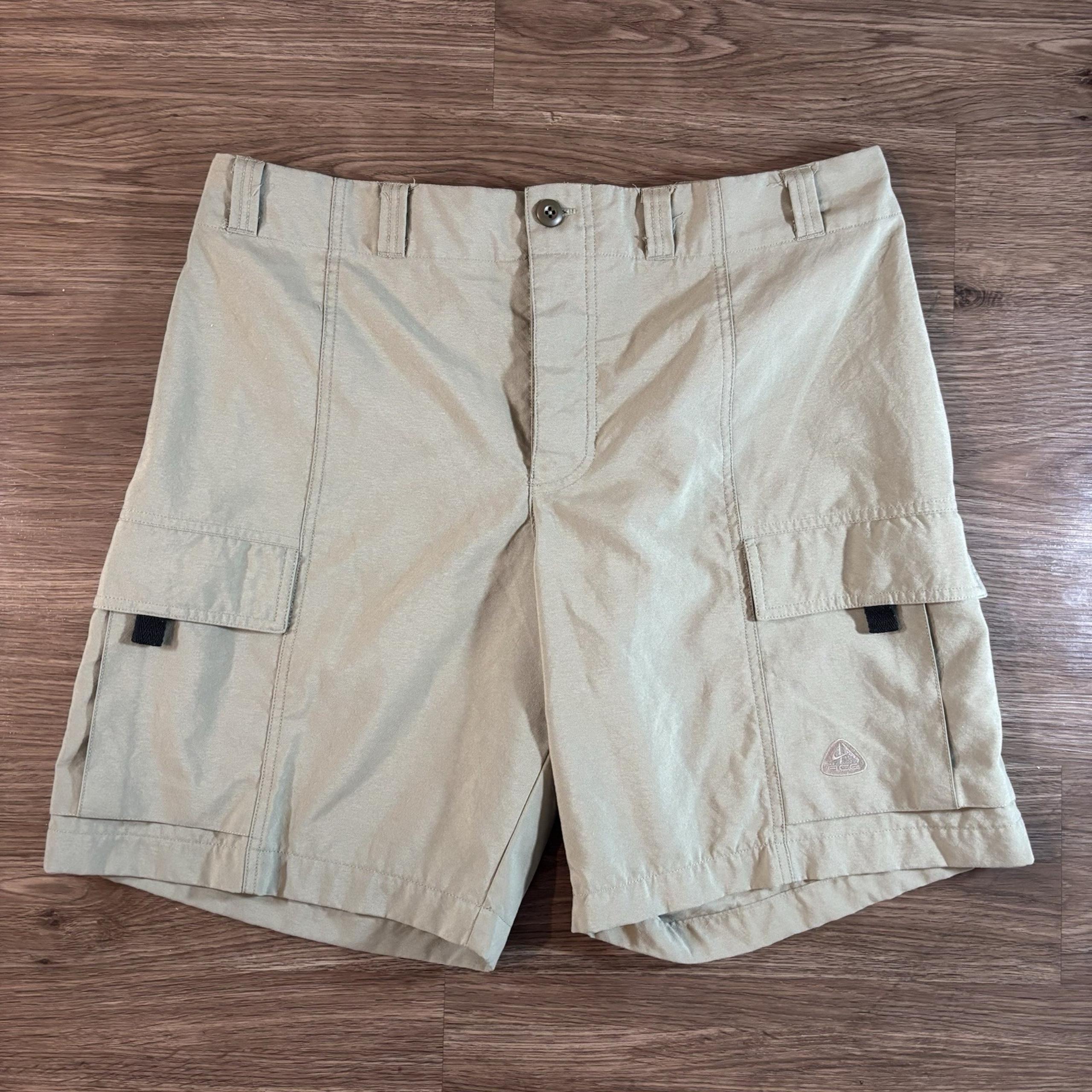 VTG Nike ACG Men's Large Cargo Shorts Green Button Fly Pockets Outdoor Y2K Golf