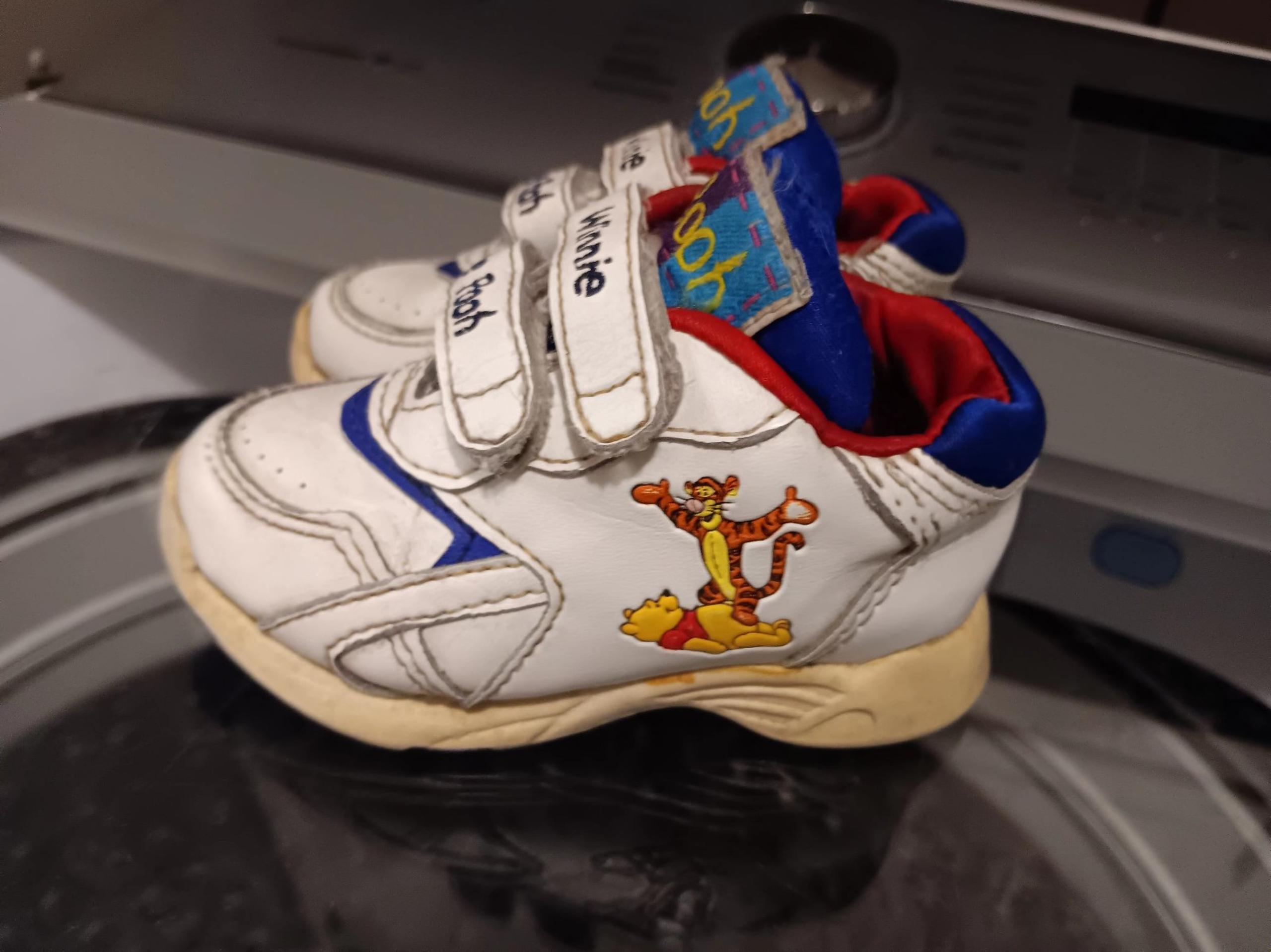 Vintage Winnie the Pooh & Tigger Shoes 90s y2k