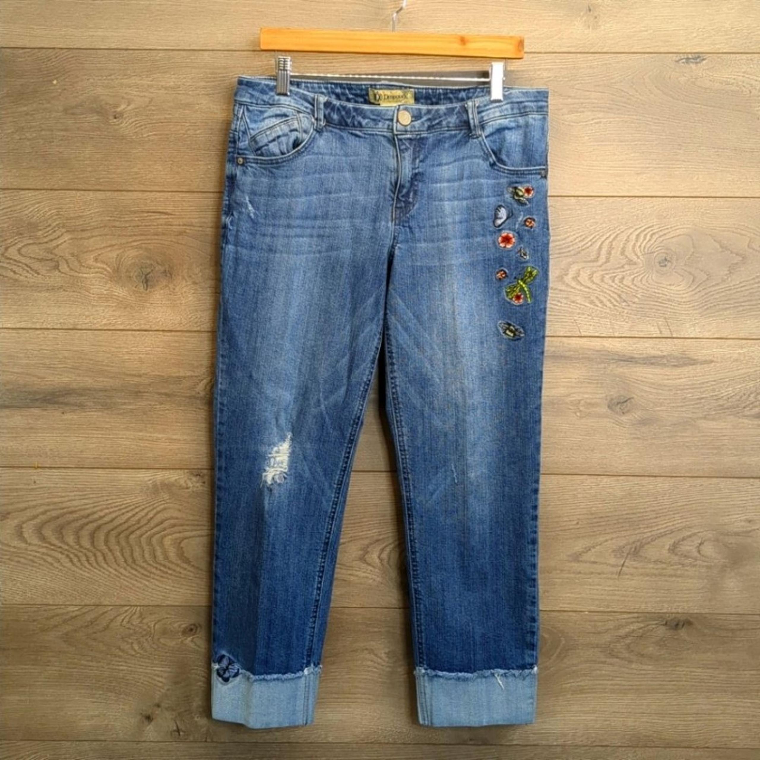 Embroidered Cropped Capri Blue Jeans Women's Size 8 - Democracy