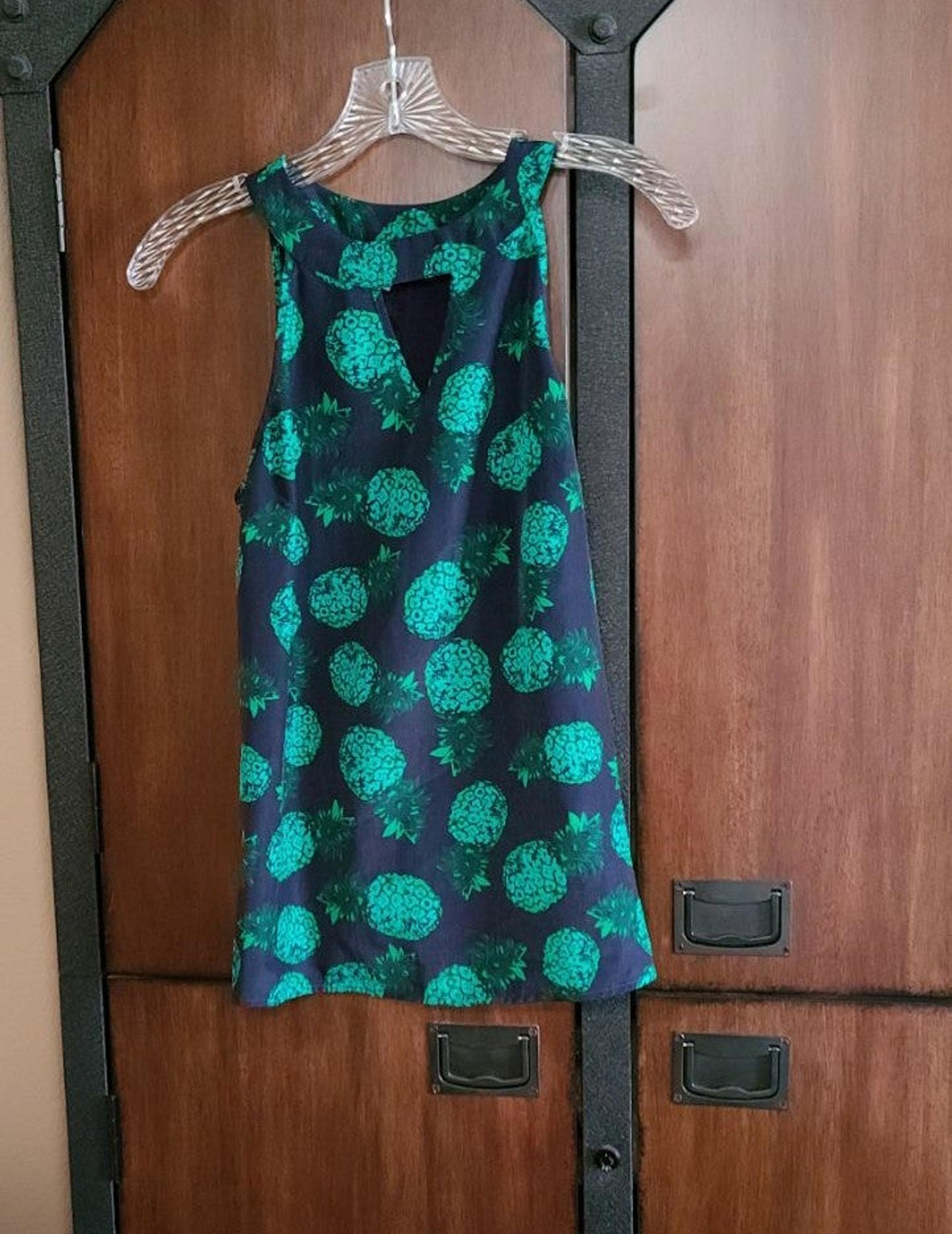 Market and Spruce Pineapple Tank Top XS