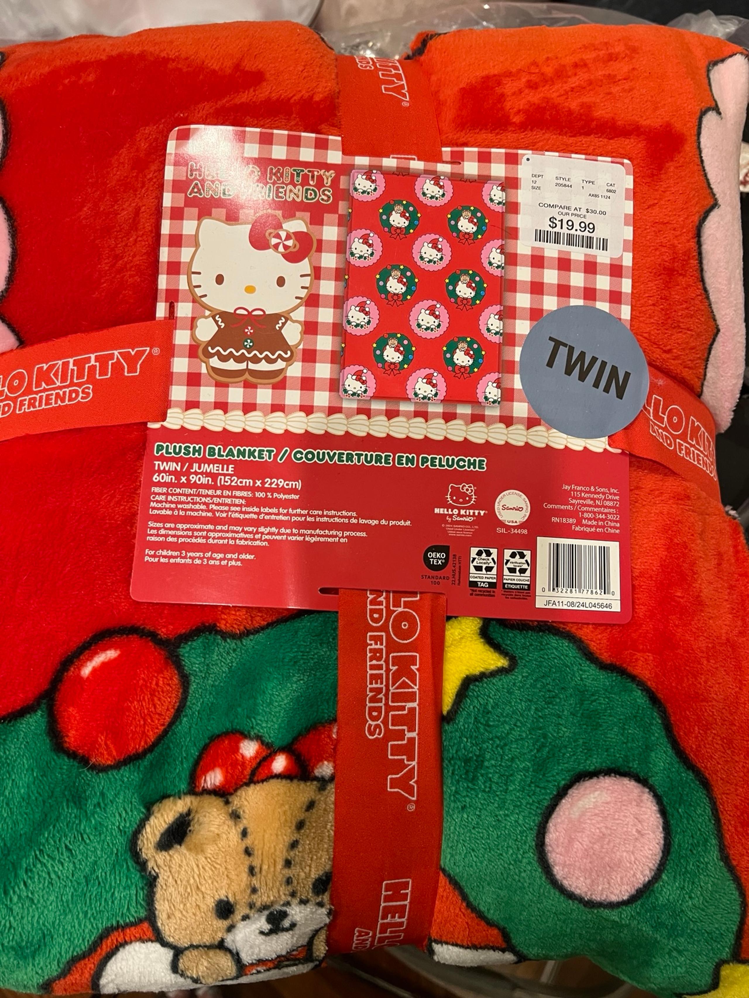 Hello Kitty red wreath twin blanket - Sanrio