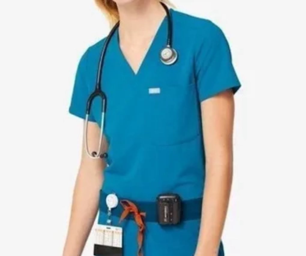FIG Clothing Catarina One-Pocket Scrub Top