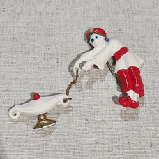 Vtg 1940-50s Genie Aladdin Lamp Plastic Brooch