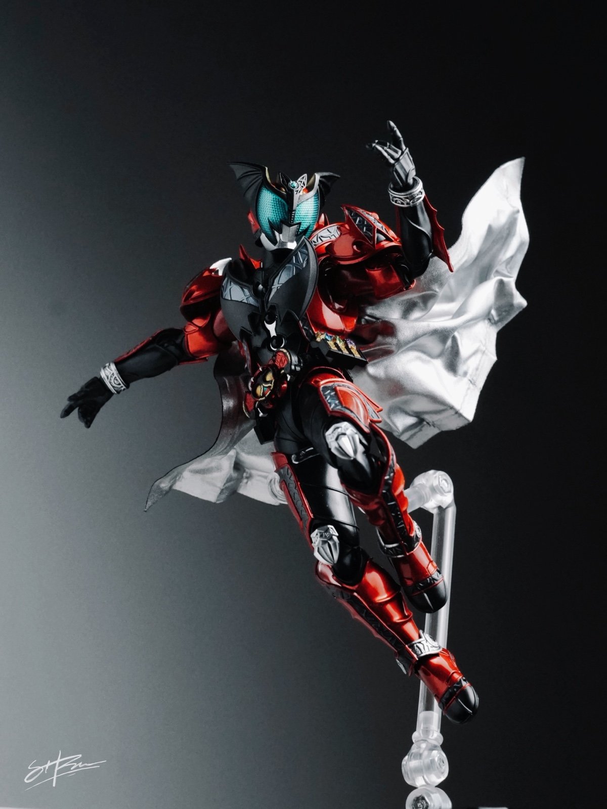 S.H.Figuarts Shinkocchou Seihou Kamen Rider Dark Kiva