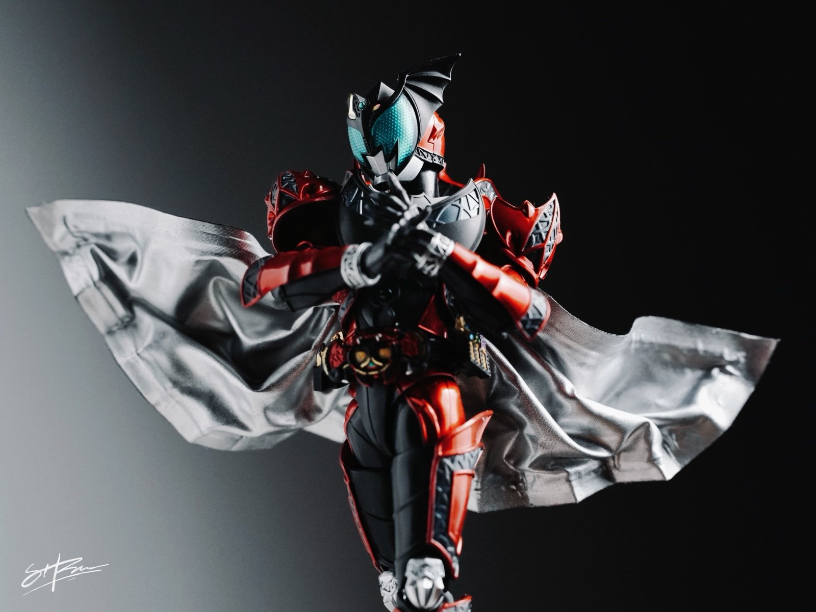 スペシャルオファ S.H.Figuarts Shinkocchou Seihou Kamen Rider Dark Kiva 帽子