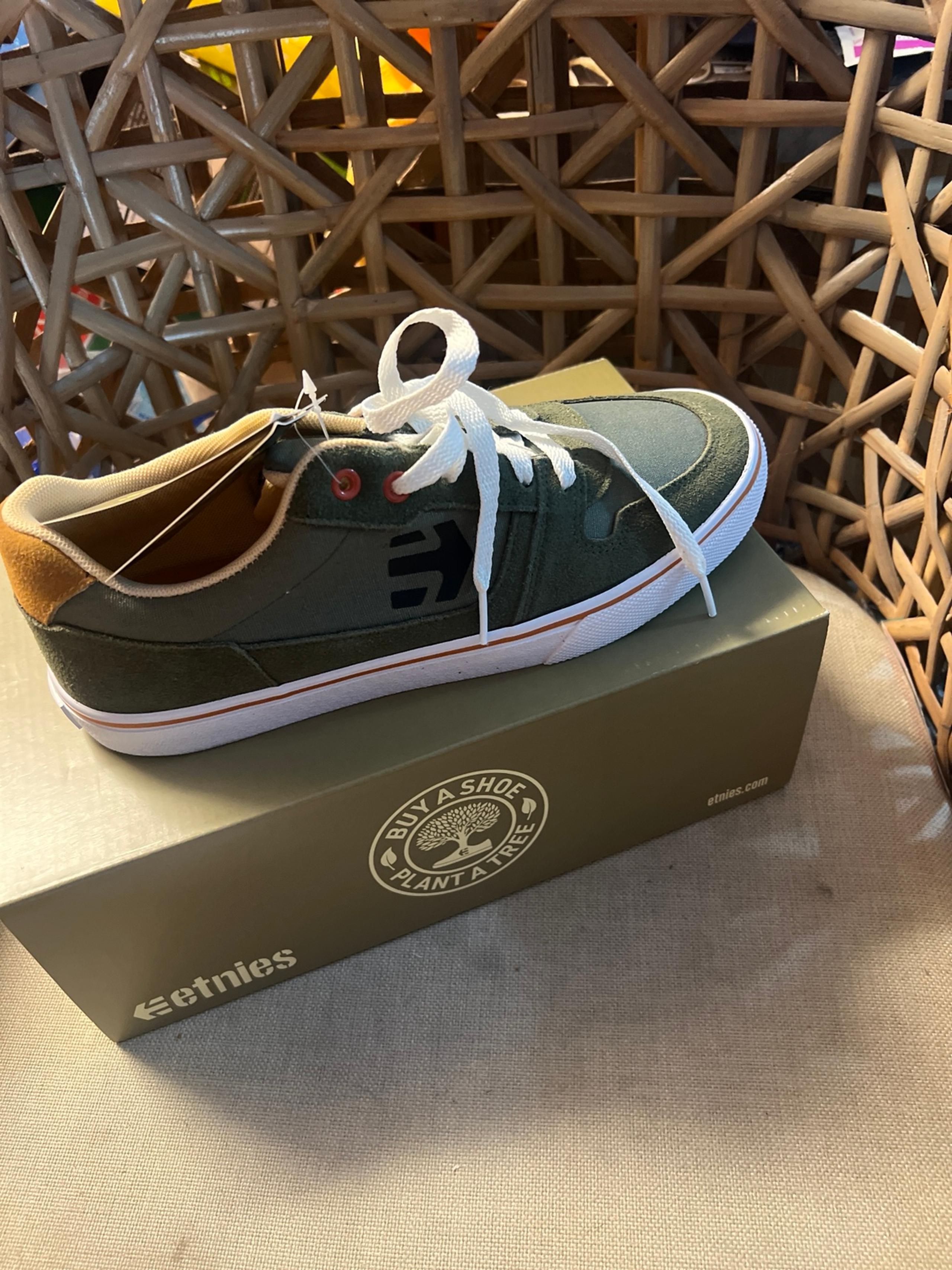 New Etnies Active Suede Low Olive Mens Shoes 81/2 NWB