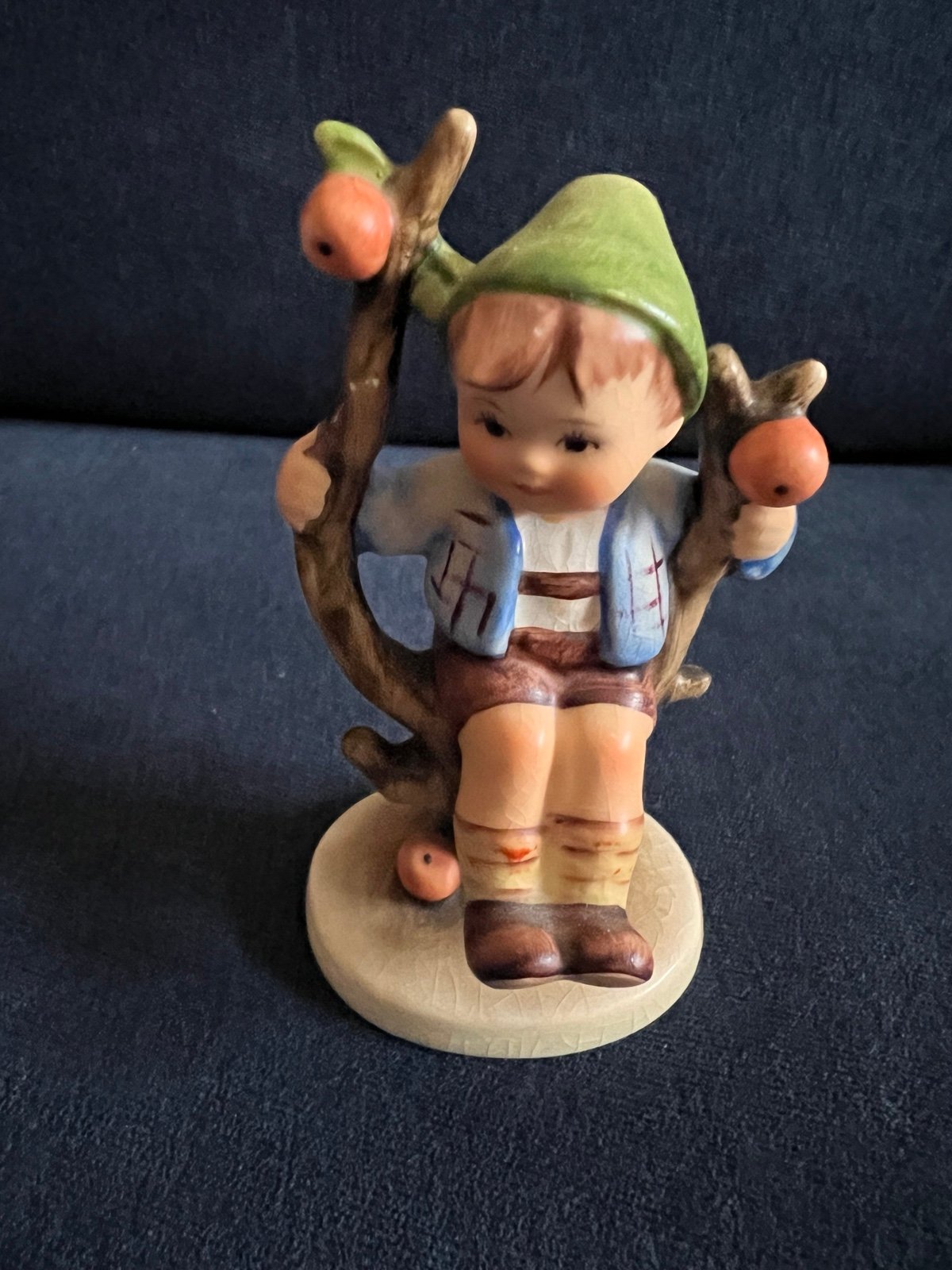 Vintage M.J Hummel “Apple Tree Boy” 142 3/0 W. Germany figurine