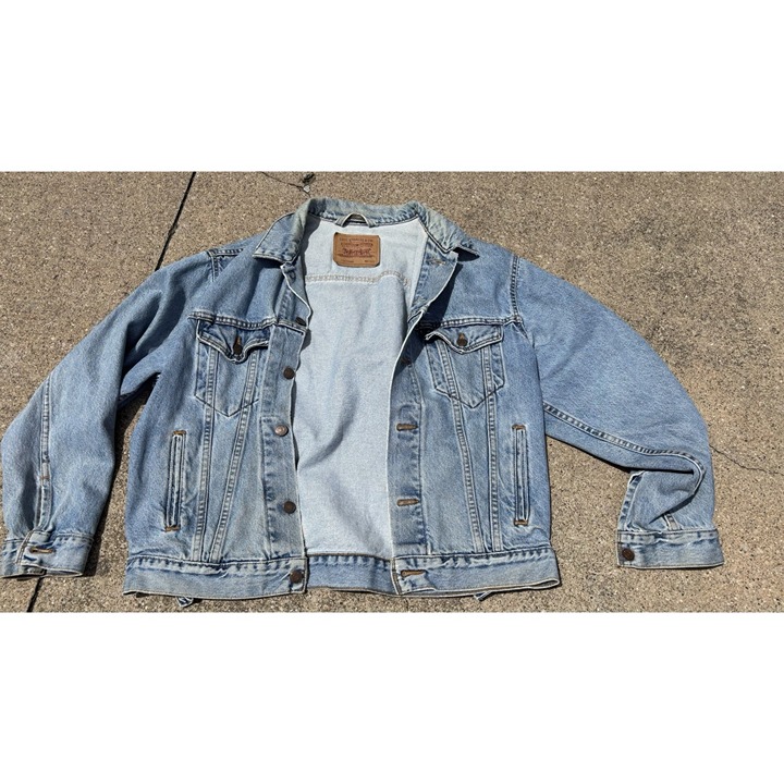 VTG Levi Denim Jacket Mens FITS LG  USA Retro Western Trucker Coat Red Label Med