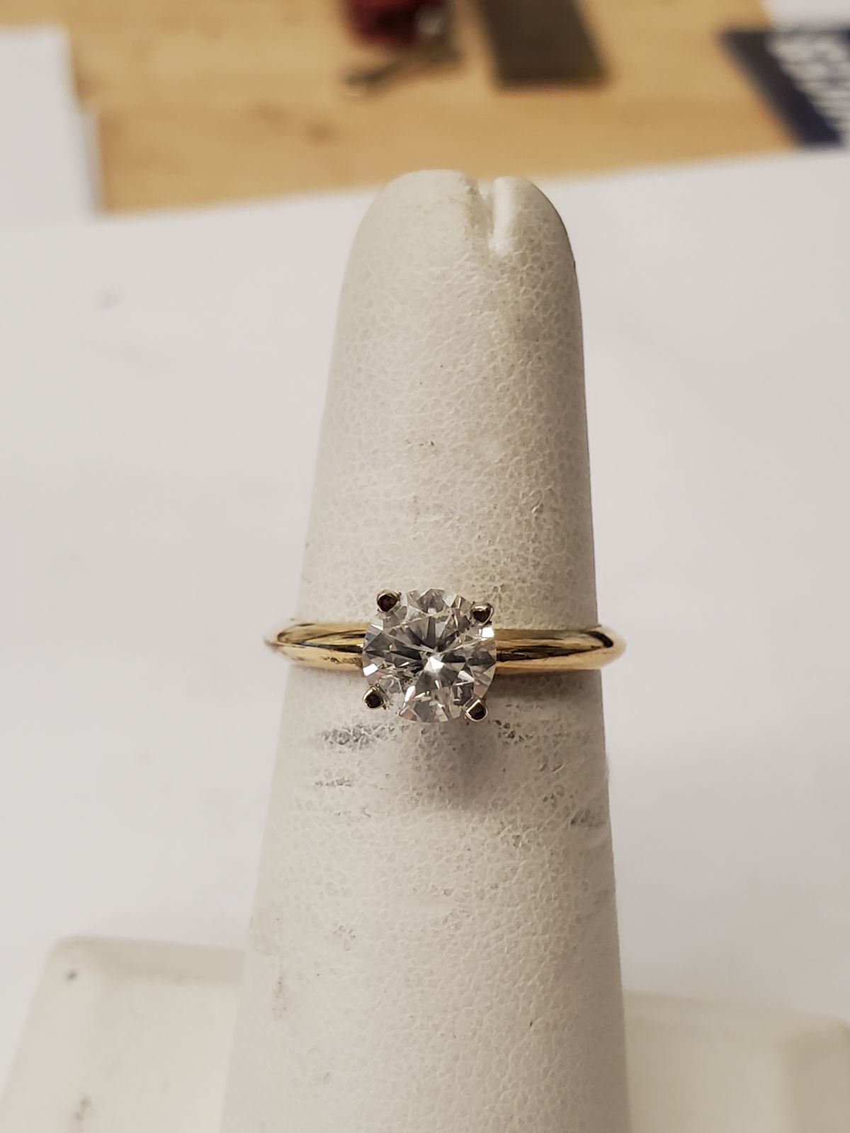 Diamond 1carat solitaire 14kt ring