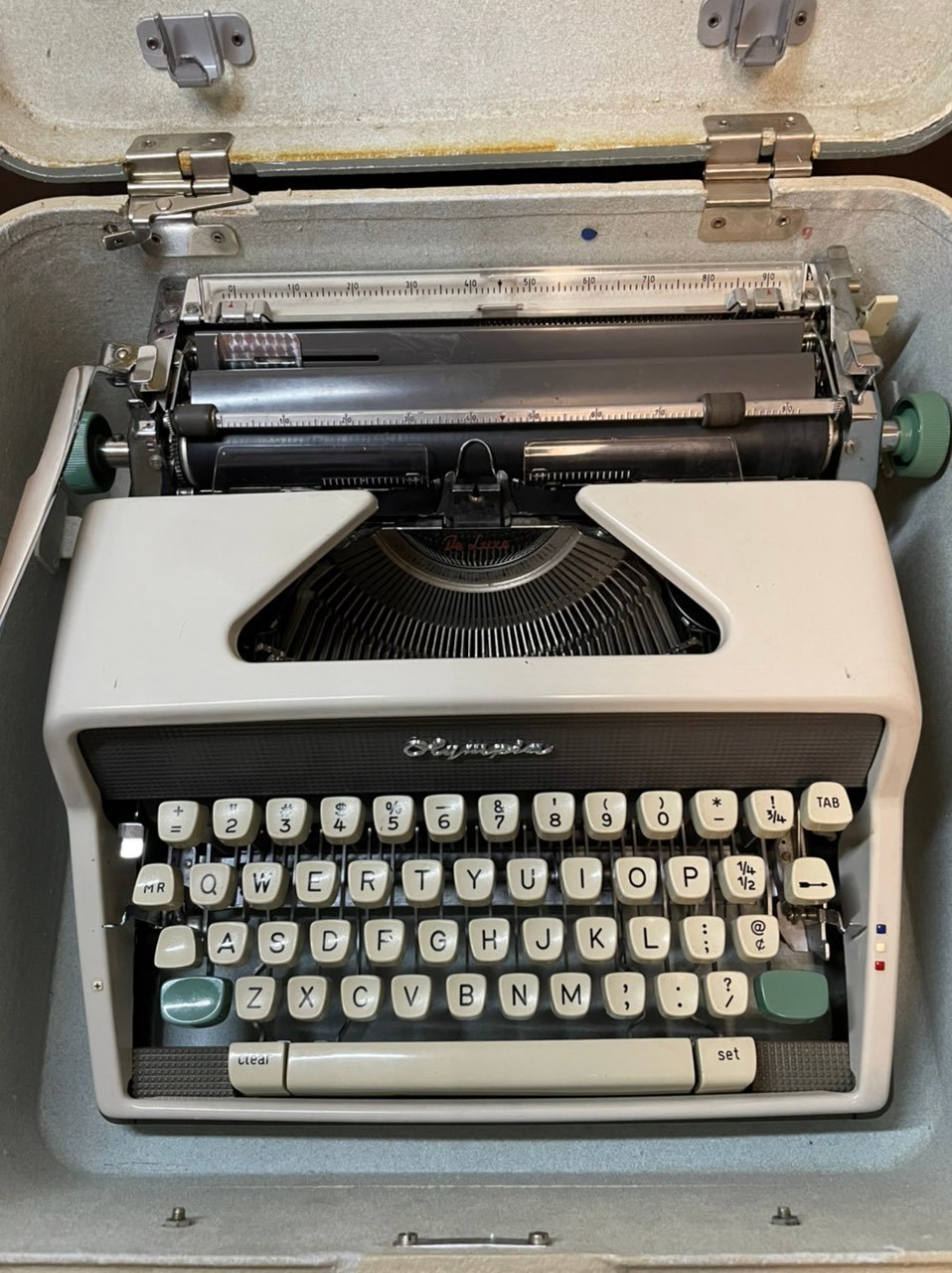 Vintage 1960s Olympia SM7 Deluxe Portable Typewriter With Case Pica Type