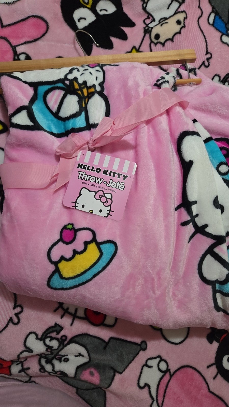 Hello kitty blanket