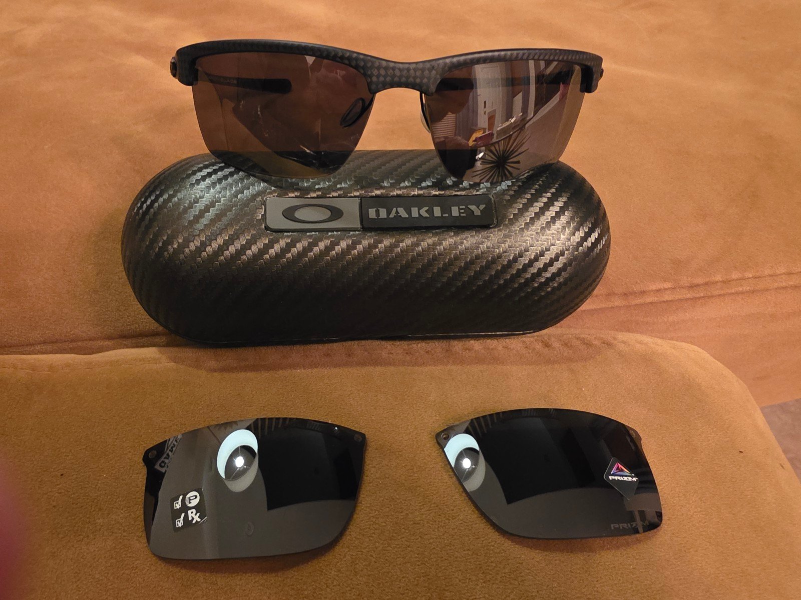 Oakley Carbon Blade Polished Carbon Satin Black Iridium Polarized 9174-09