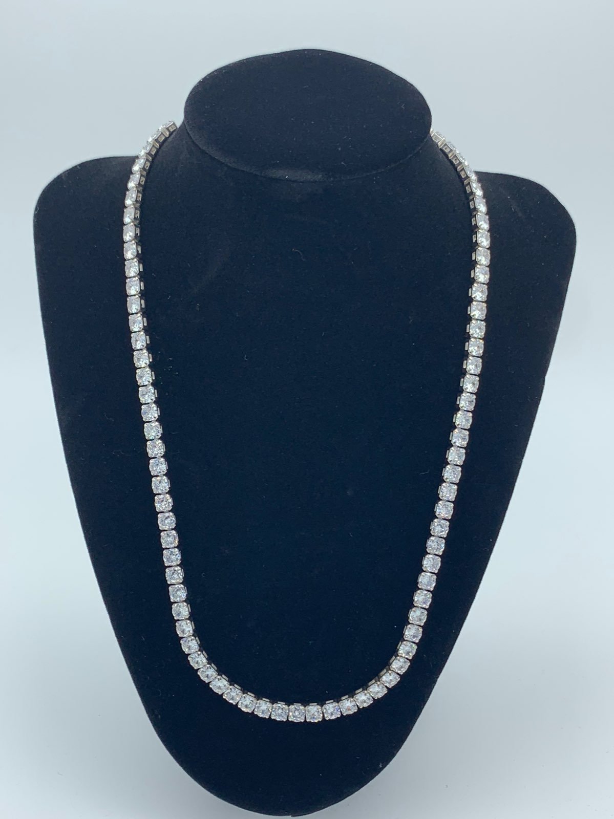 Brand new mens tennis chain