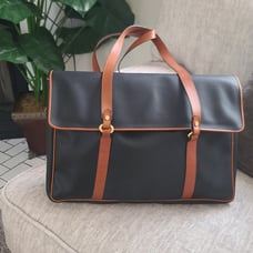 Botteqa Veneta Black Messeger Bag Brown Trim