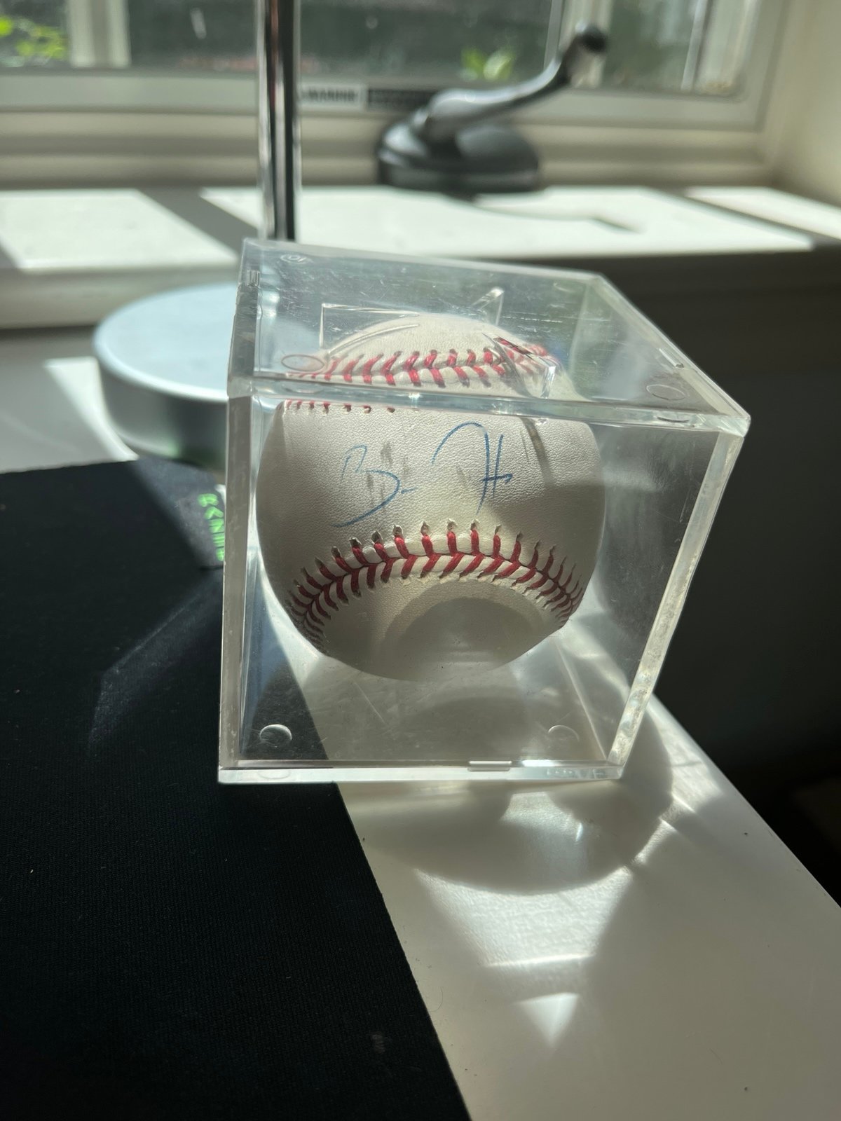 Brandon belt signed baseball