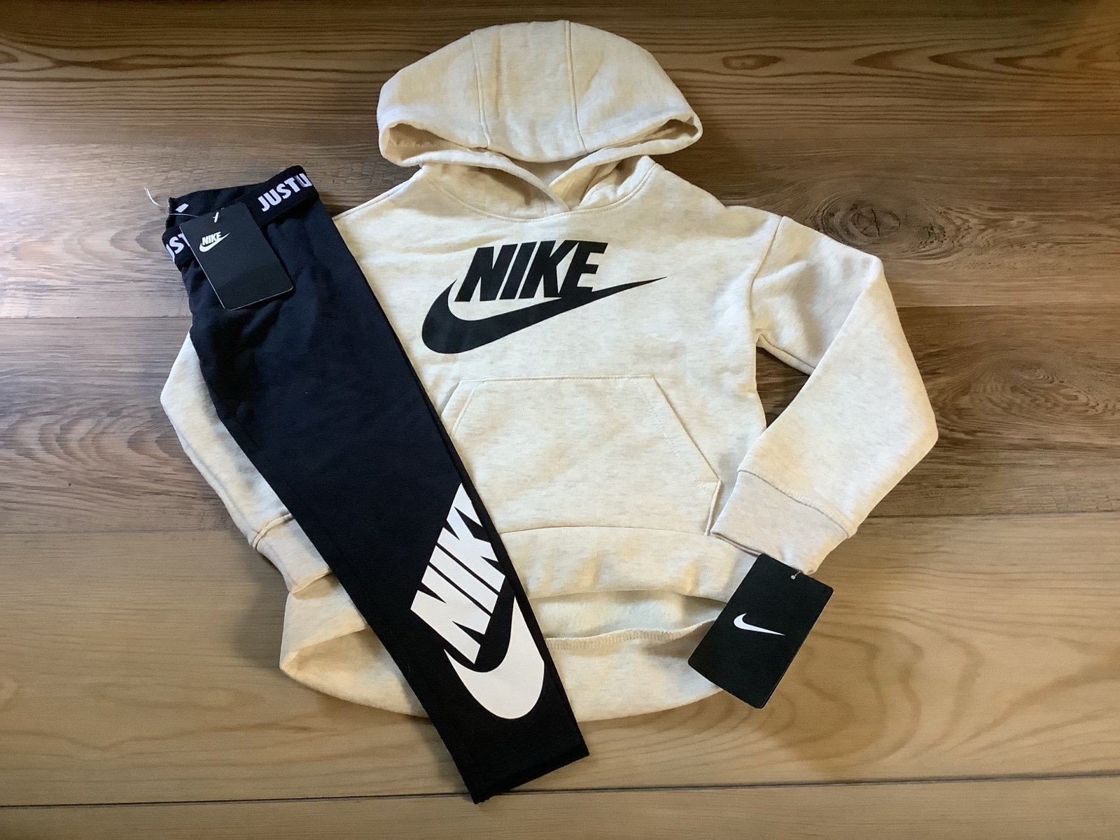 Nike girls hoodie & leggings outfit size 5(NWT)~PRICE IS FIRM ~