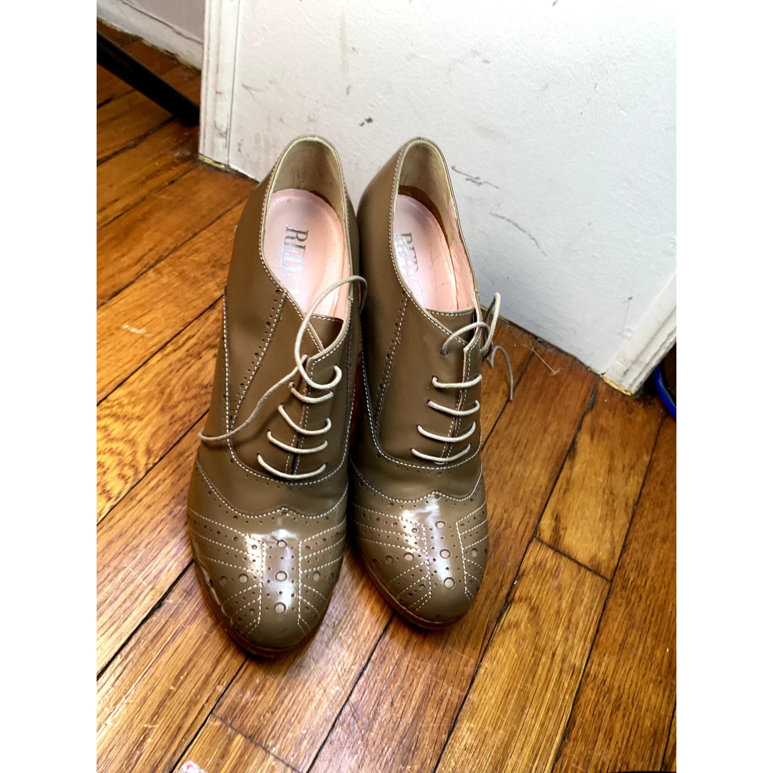 ~REd. Valentino Women's Oxford Wingtip Tan Washed Leather Pumps sz 38/8