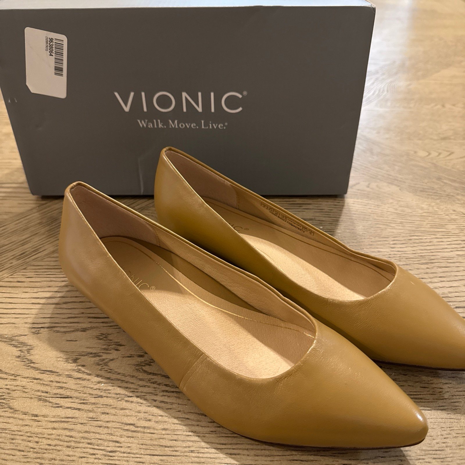 Vionic Women's Lena Flats Size 6M
