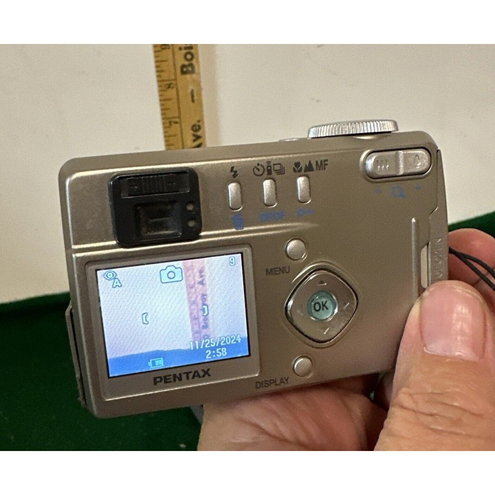PENTAX Optio 330 3.34 MP CCD DigiCam Battery Works Great